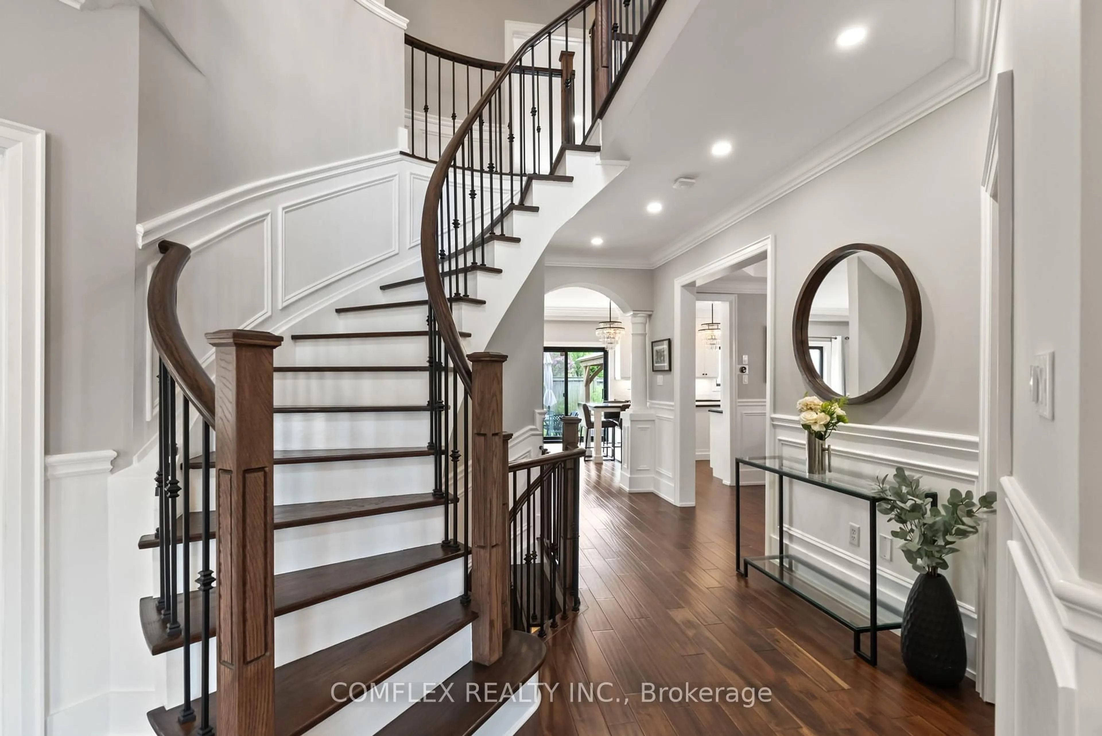 Indoor entryway for 57 Hanson Cres, Whitby Ontario L1M 2L1