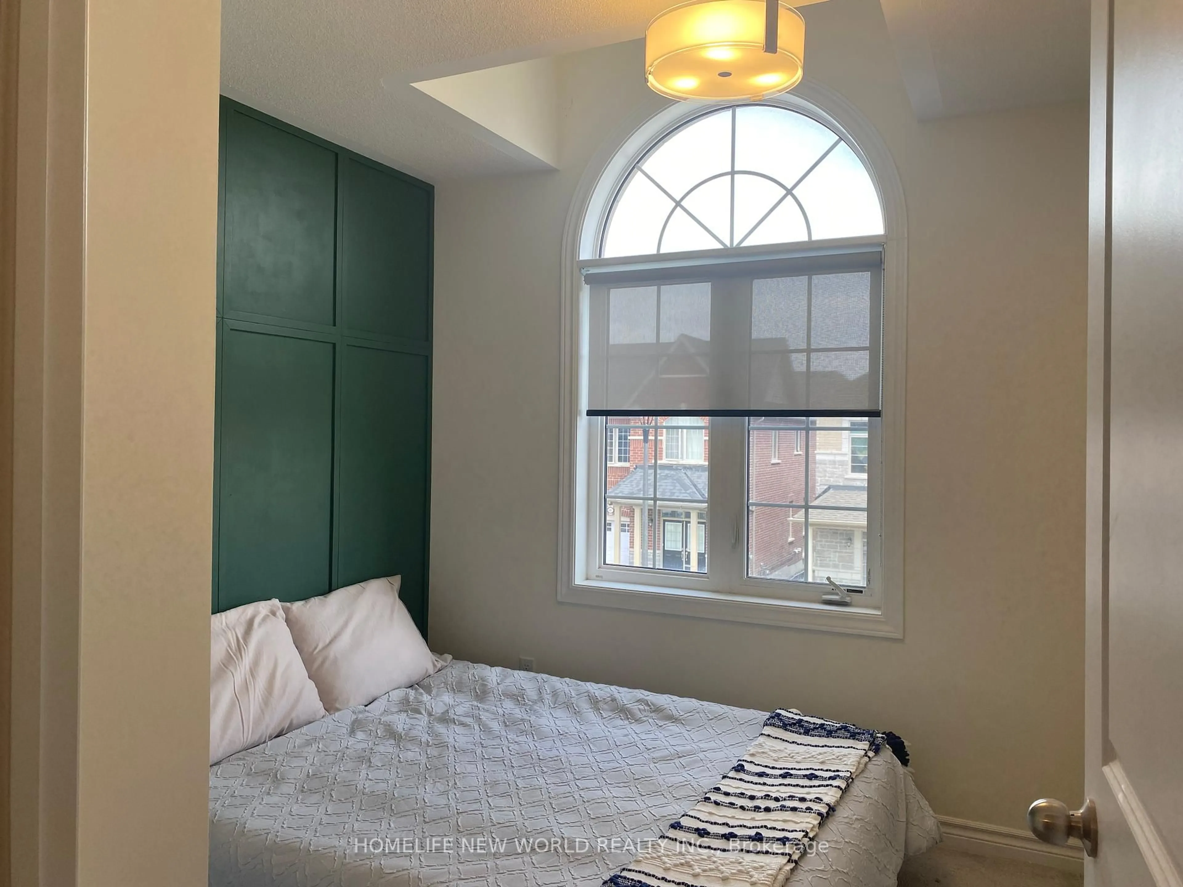A pic of a room for 2406 Angora St, Pickering Ontario L1X 0M6