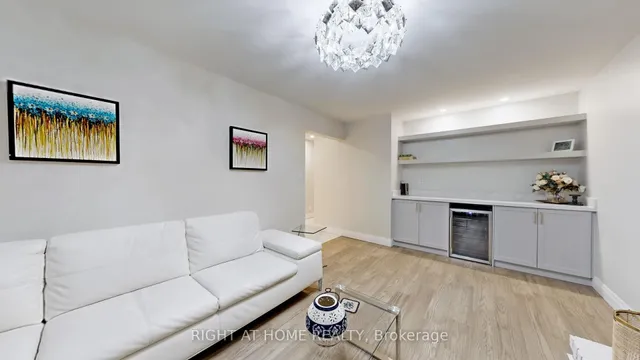 Additional property image - 16 Graybark Cres