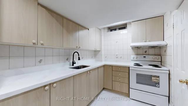 Additional property image - 16 Graybark Cres