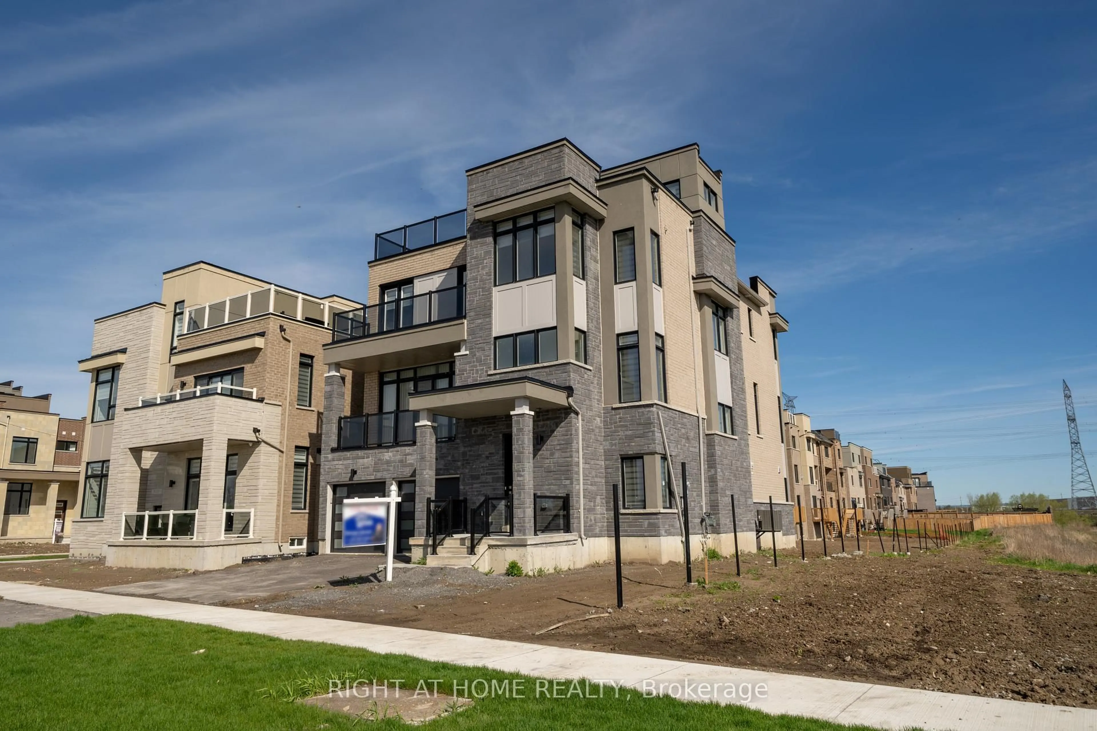 Unknown for 275 Port Darlington Rd, Clarington Ontario L1C 4B1