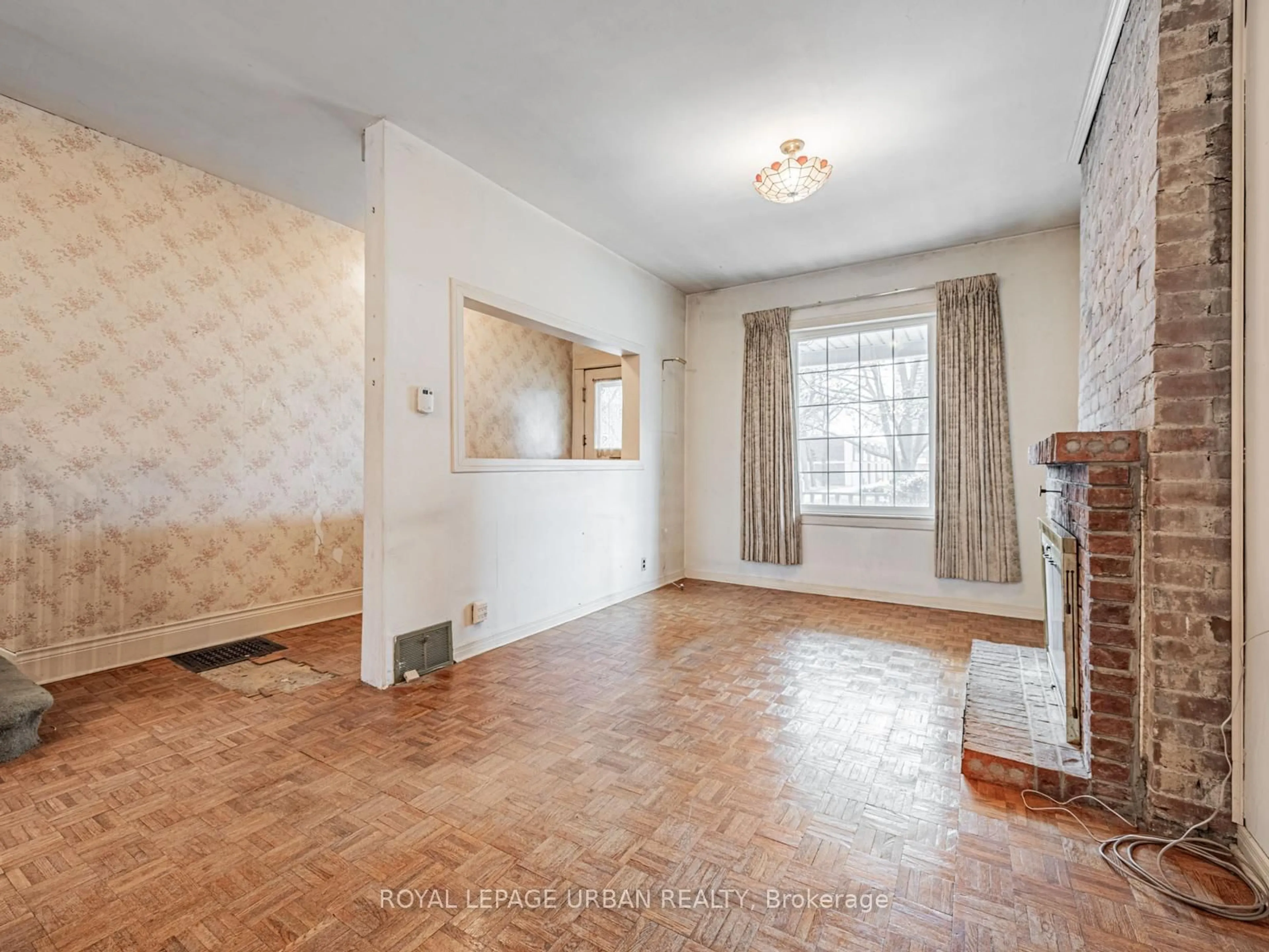 A pic of a room for 28 Eastmount Ave, Toronto Ontario M4K 1V1