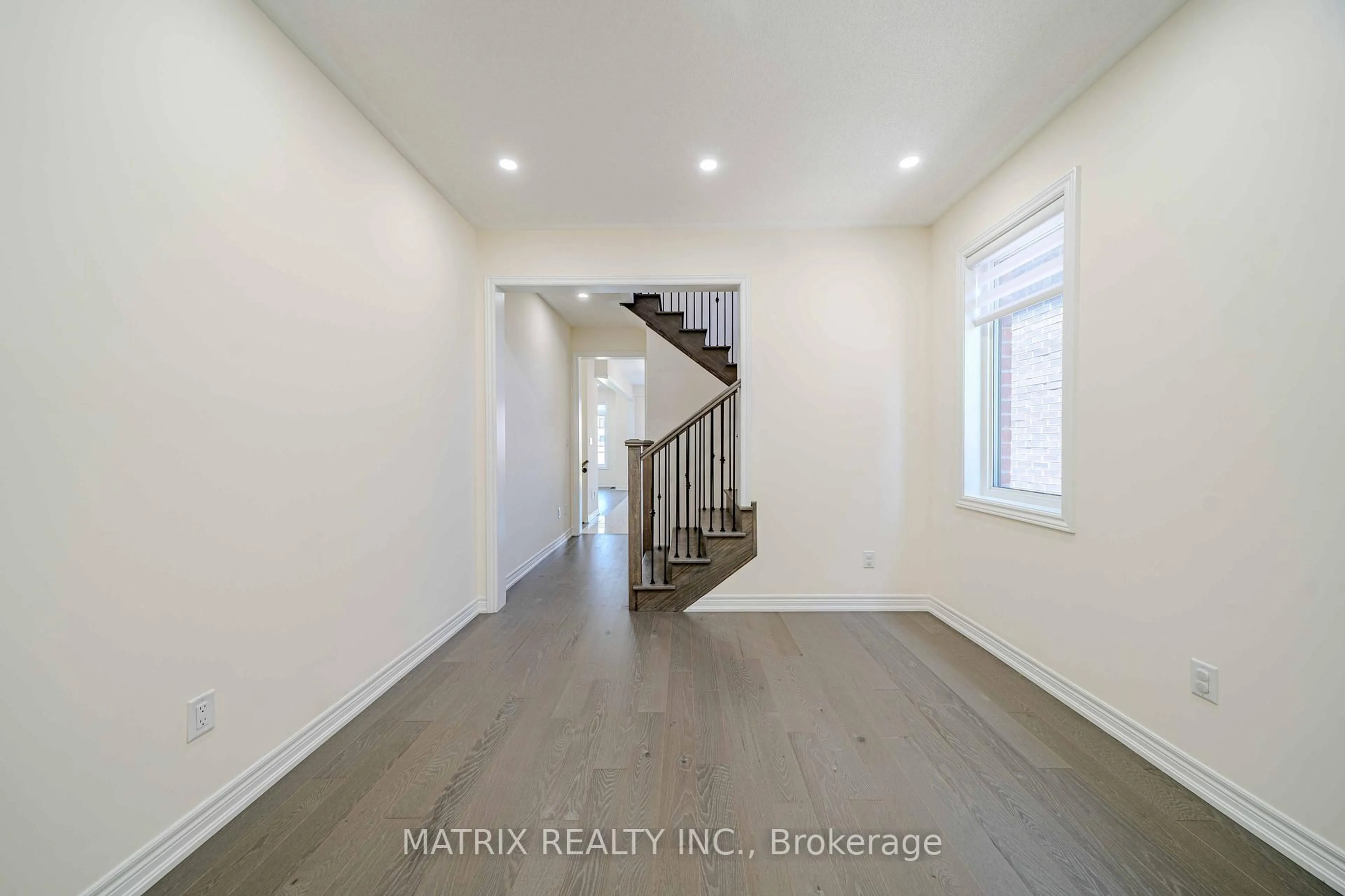 Unknown for 1052 Skyridge Blvd, Pickering Ontario L1X 0G5
