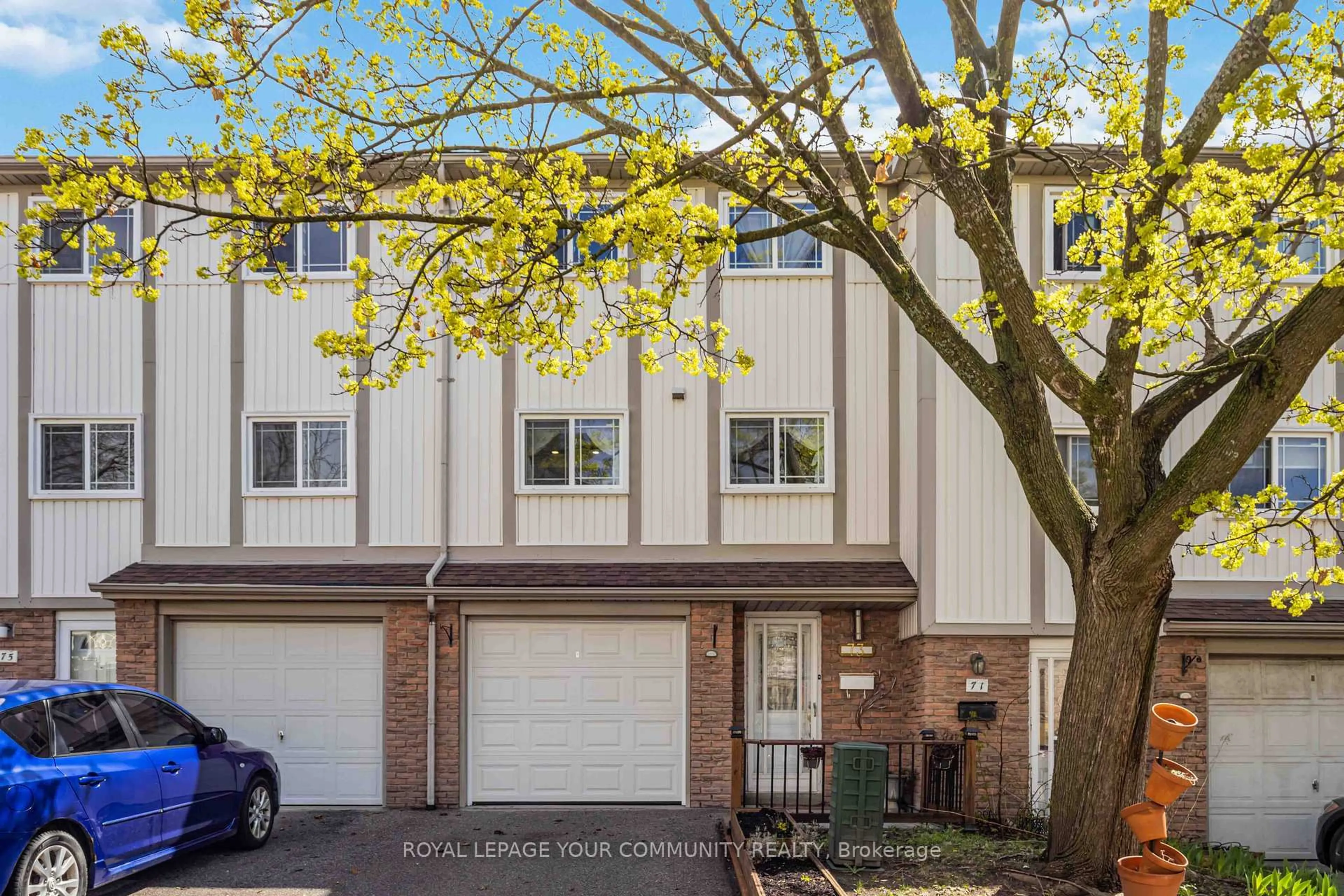 Home with vinyl exterior material, street for 141 Galloway Rd #73, Toronto Ontario M1E 4X4