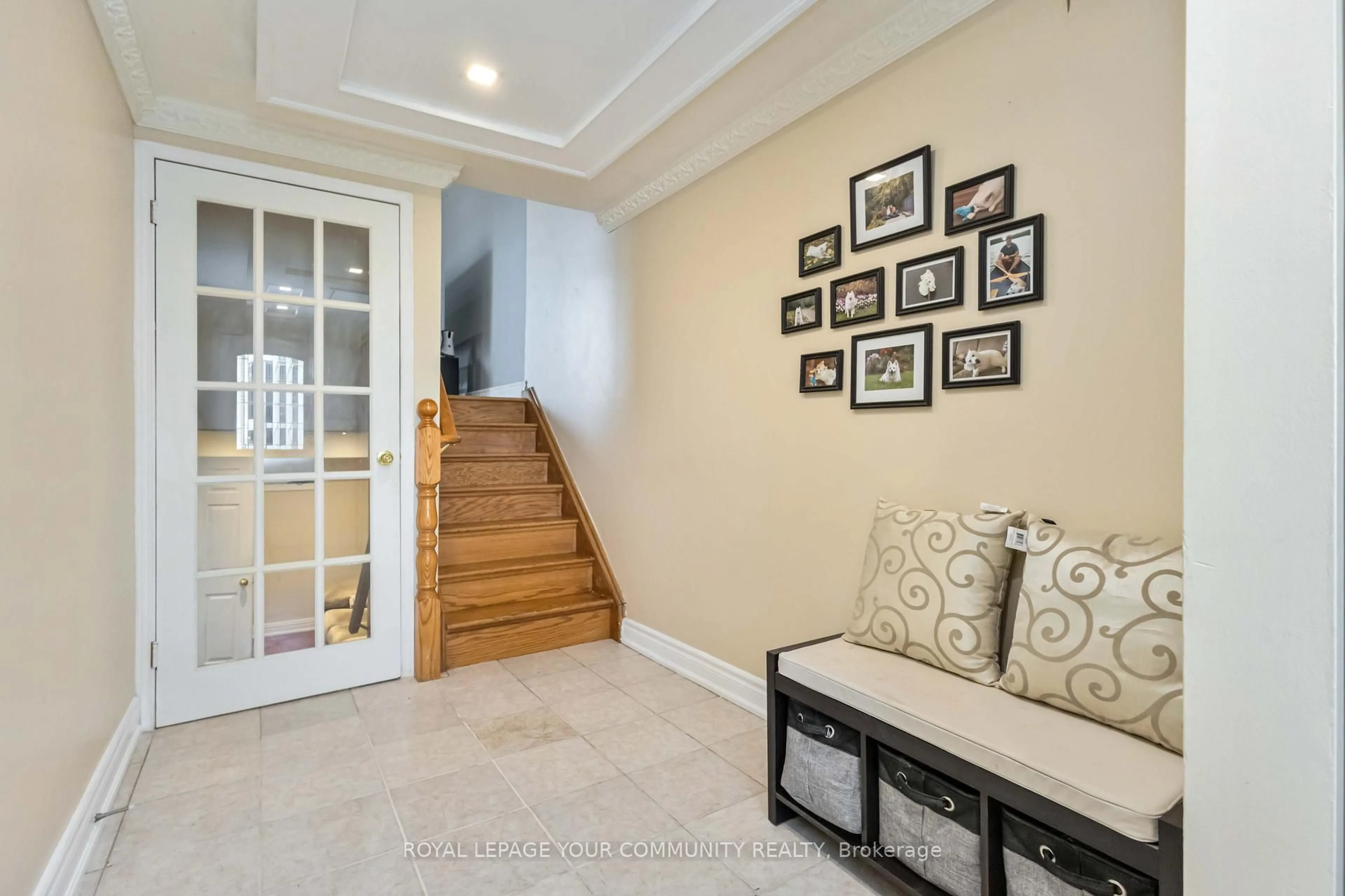 Indoor entryway for 141 Galloway Rd #73, Toronto Ontario M1E 4X4