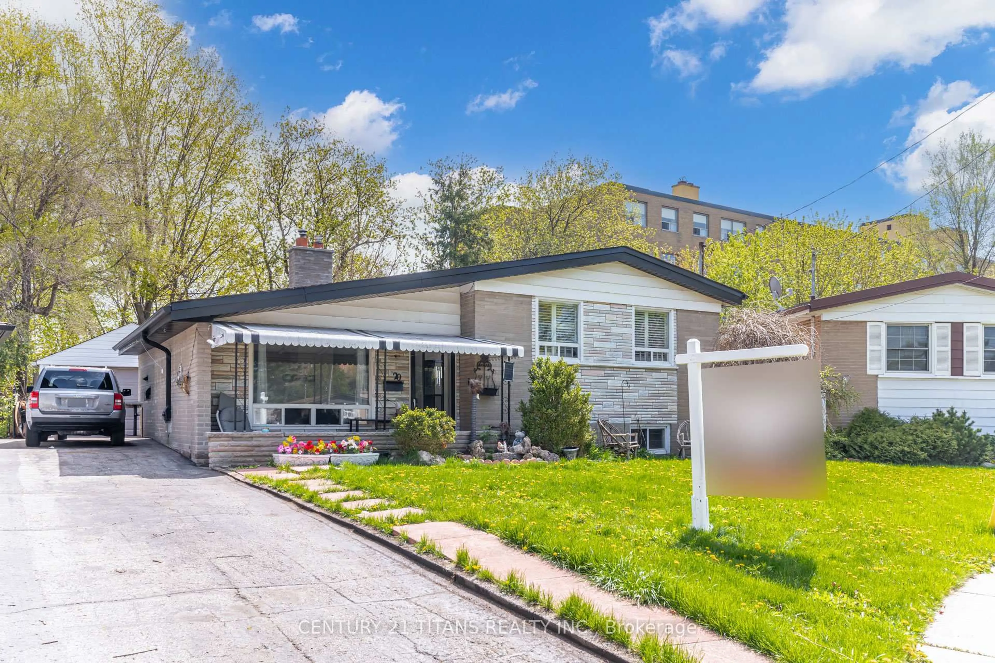 Home with vinyl exterior material, street for 20 Benadair Crt, Toronto Ontario M1H 1K5