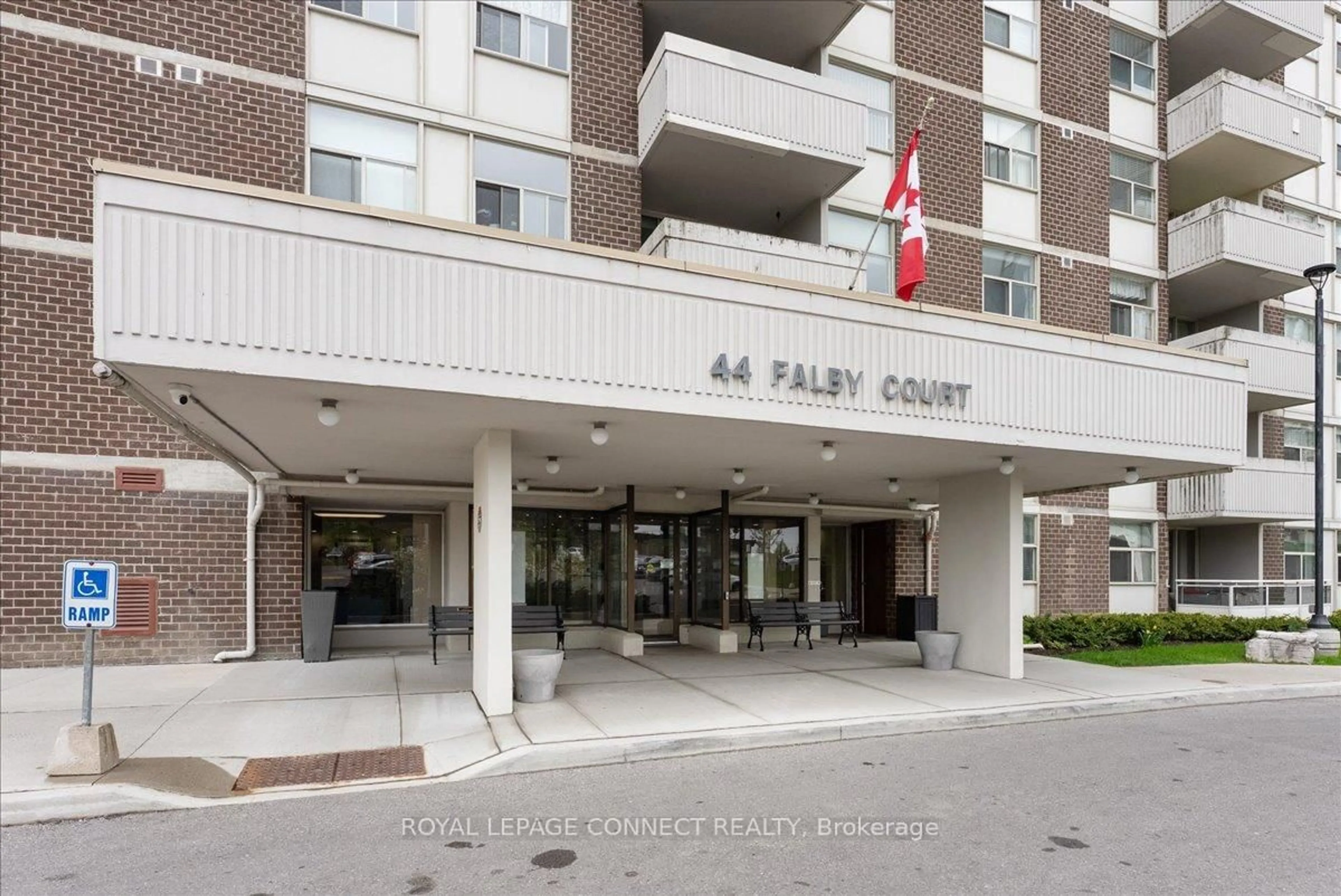 Indoor foyer for 44 Falby Crt #805, Ajax Ontario L1S 3L1