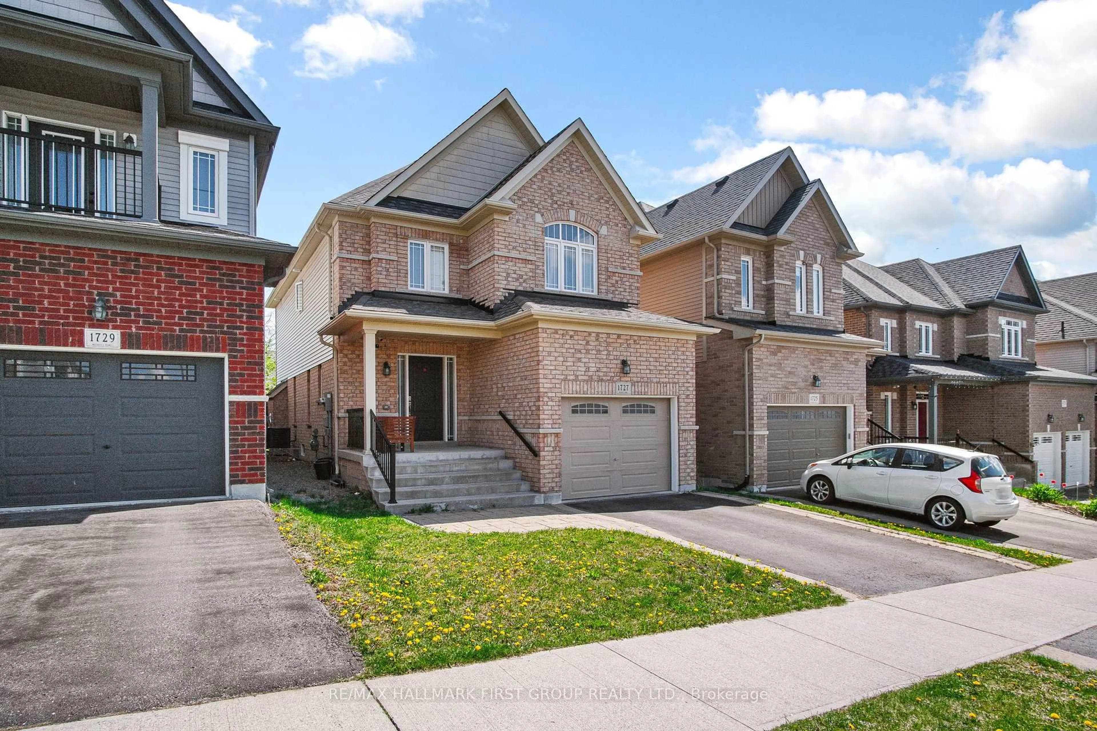 Home with brick exterior material, street for 1727 Silverstone Cres, Oshawa Ontario L1K 0V5