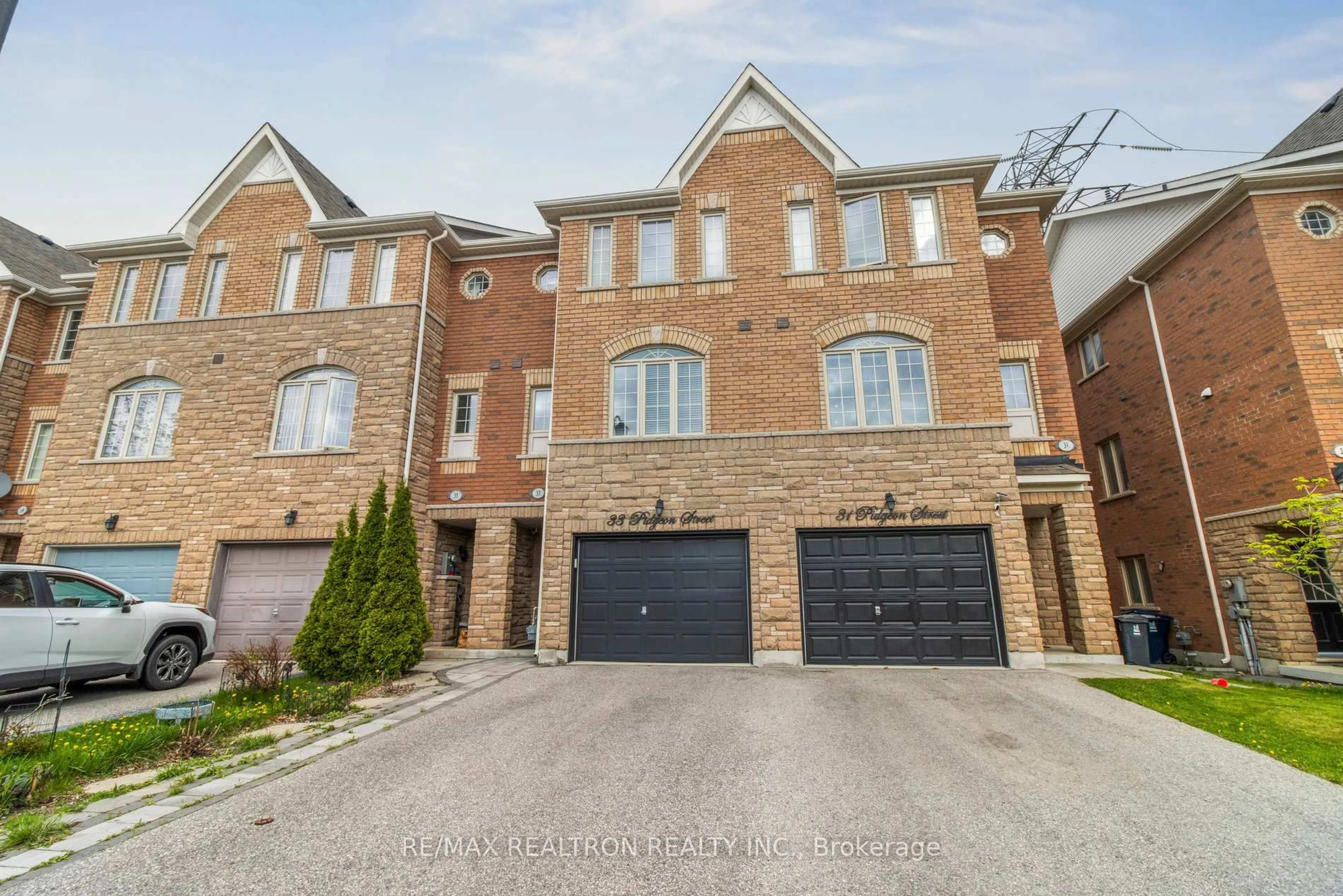 Home with brick exterior material, street for 33 Pidgeon St, Toronto Ontario M1L 3M3