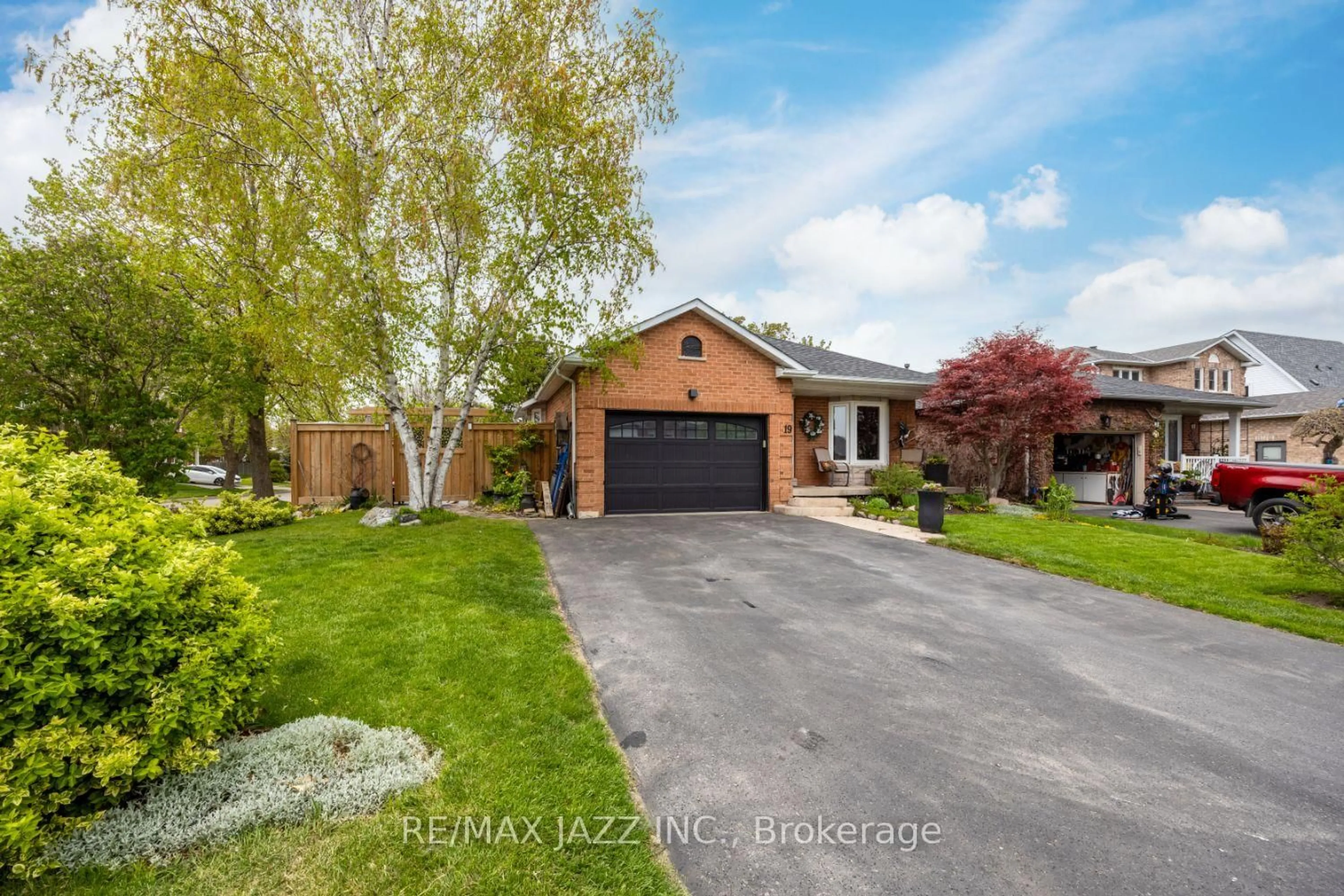 Unknown for 19 Stephen Ave, Clarington Ontario L1E 1Z2
