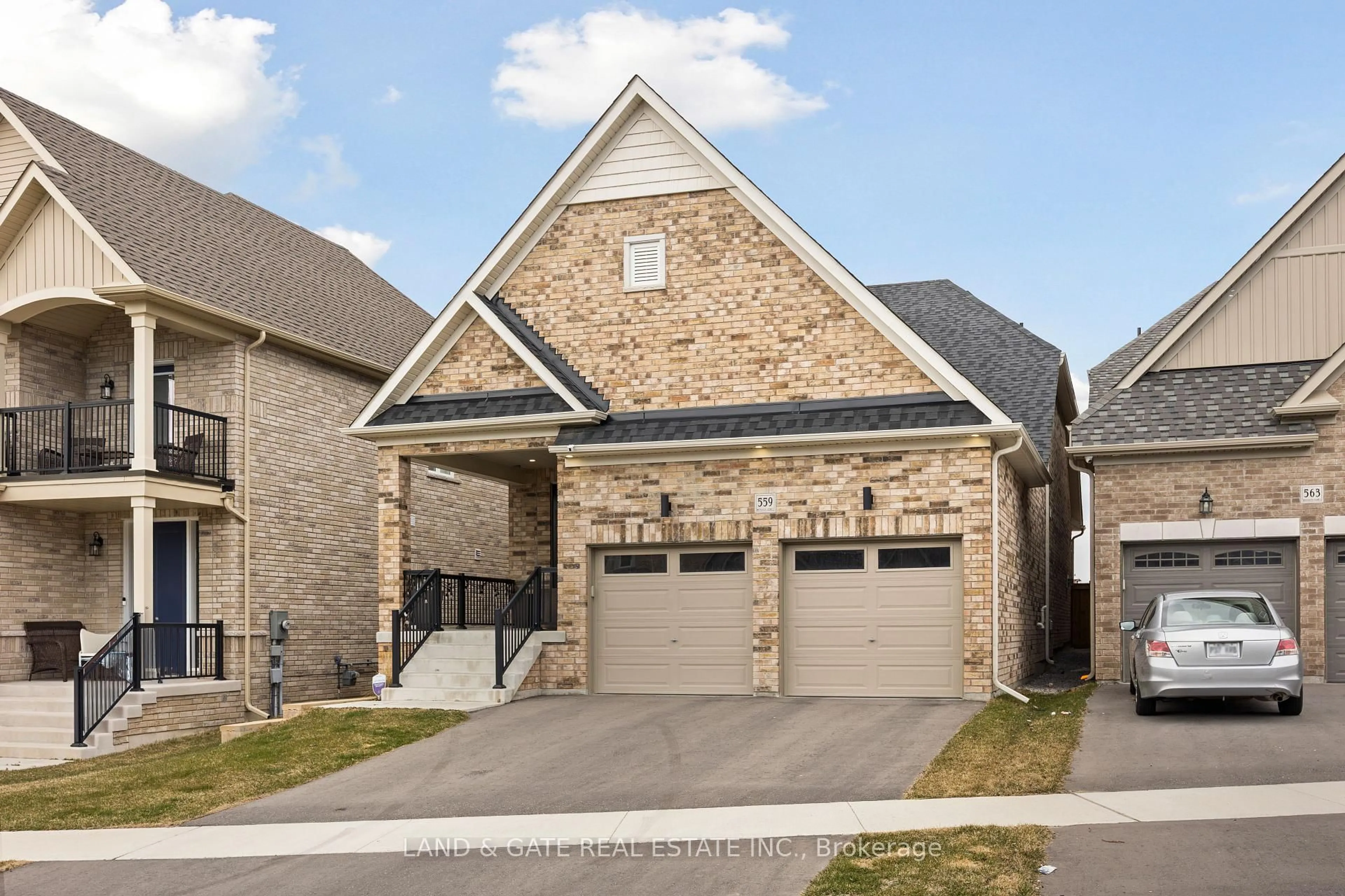 Home with brick exterior material, street for 559 Askew Crt, Oshawa Ontario L1H 0M3