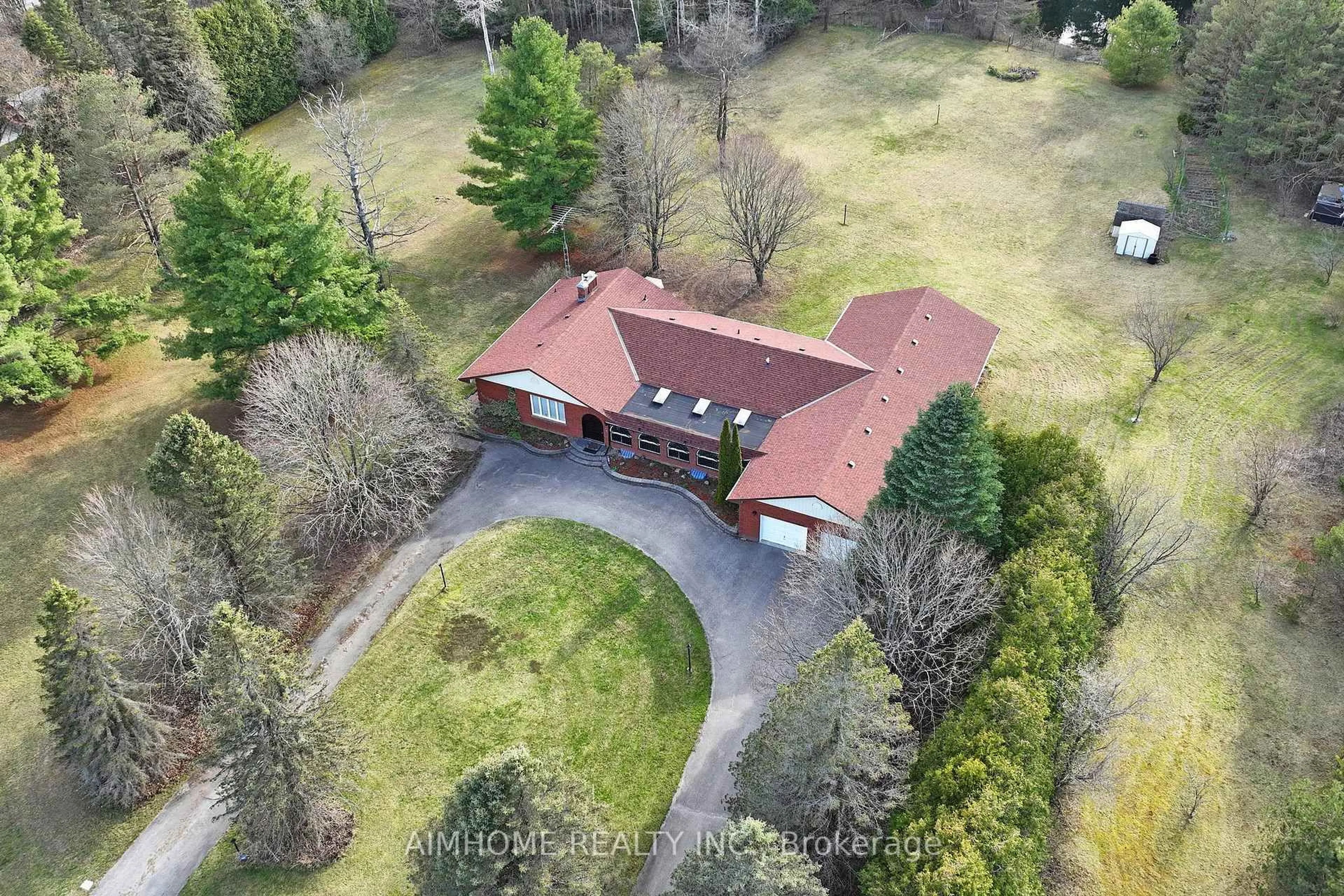 A pic from outside/outdoor area/front of a property/back of a property/a pic from drone, building for 6050 Cedar Park Rd, Clarington Ontario L1C 0W6