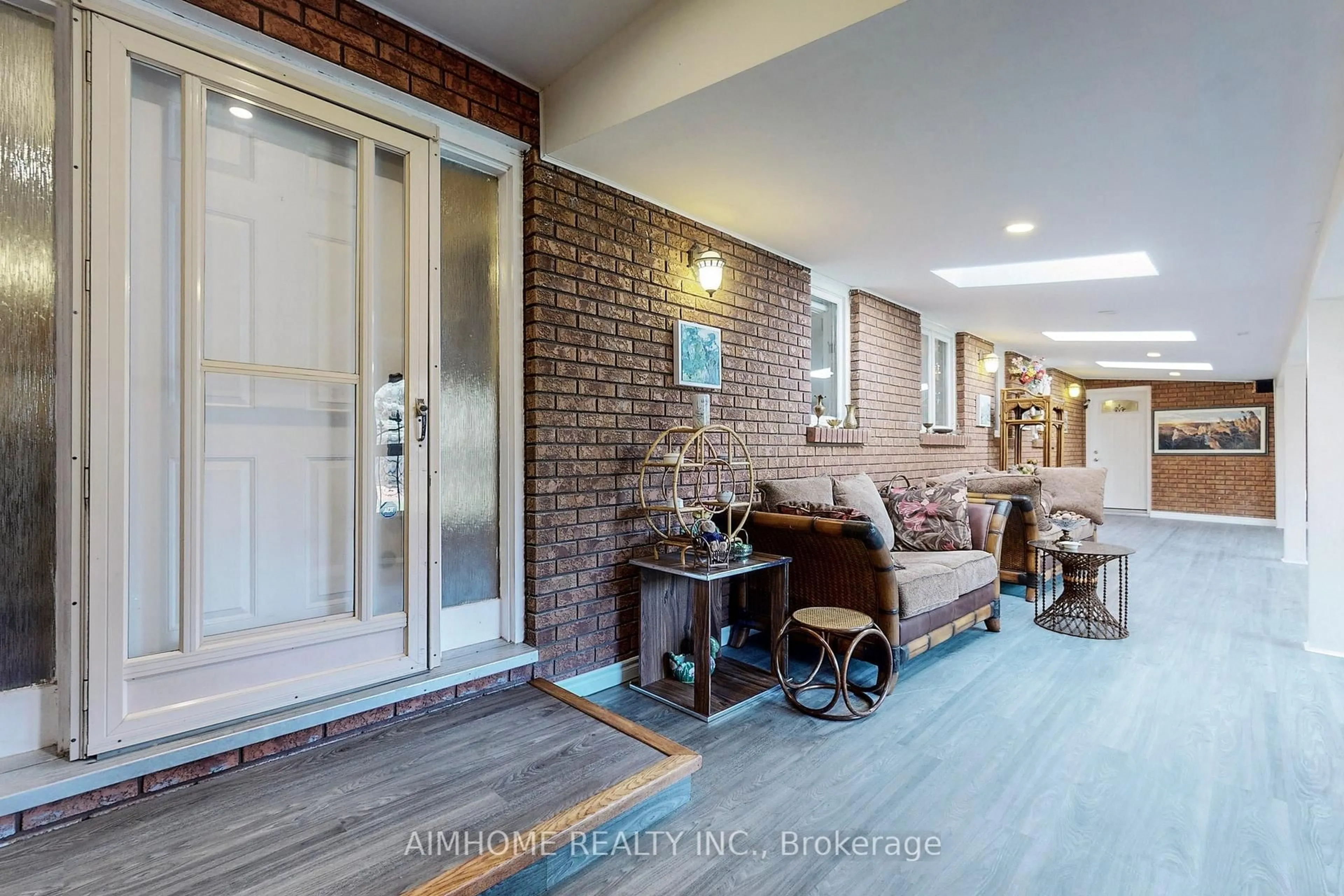 Indoor entryway for 6050 Cedar Park Rd, Clarington Ontario L1C 0W6