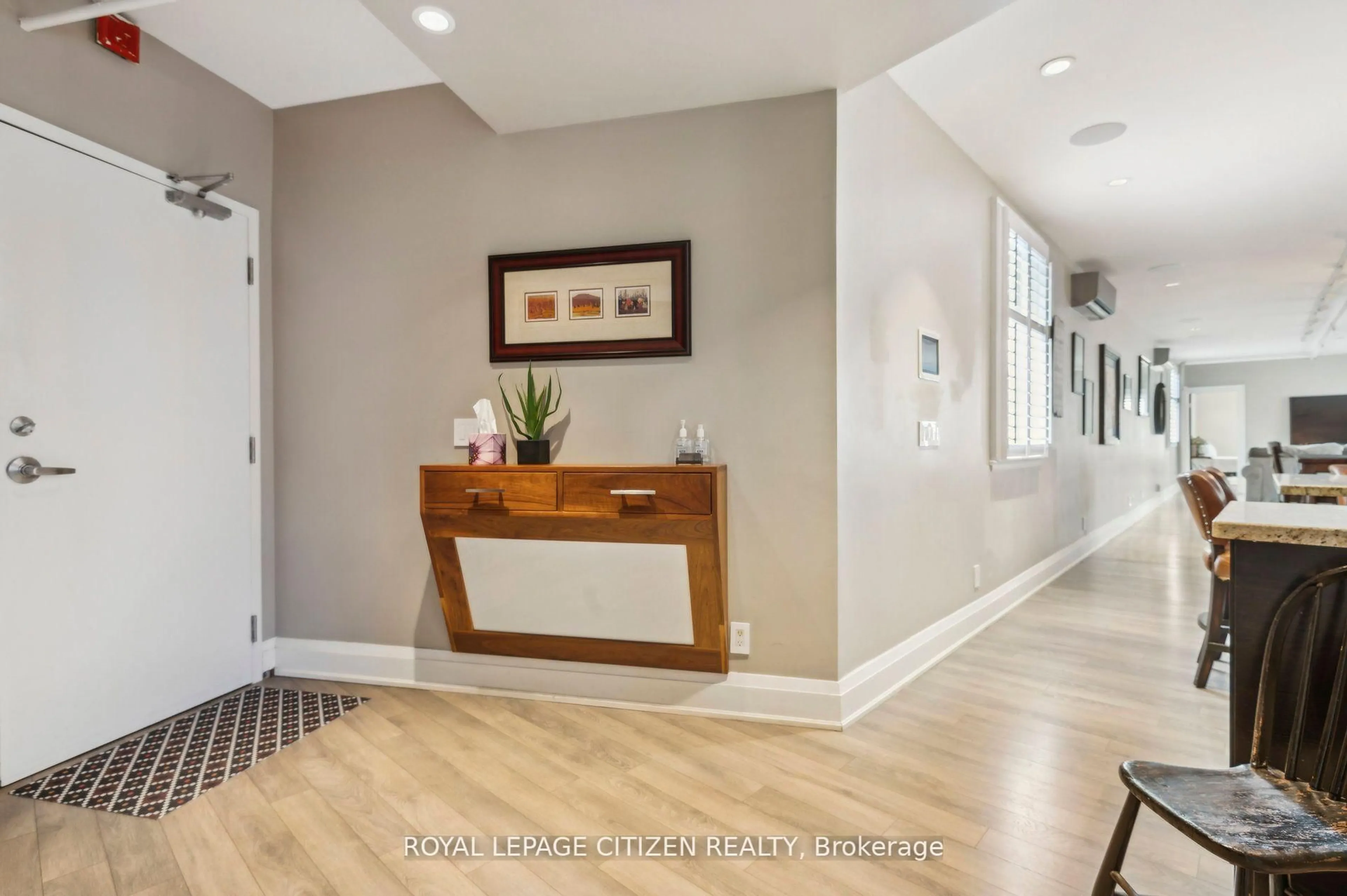 Indoor entryway for 326 Carlaw Ave #201, Toronto Ontario M4M 3N8