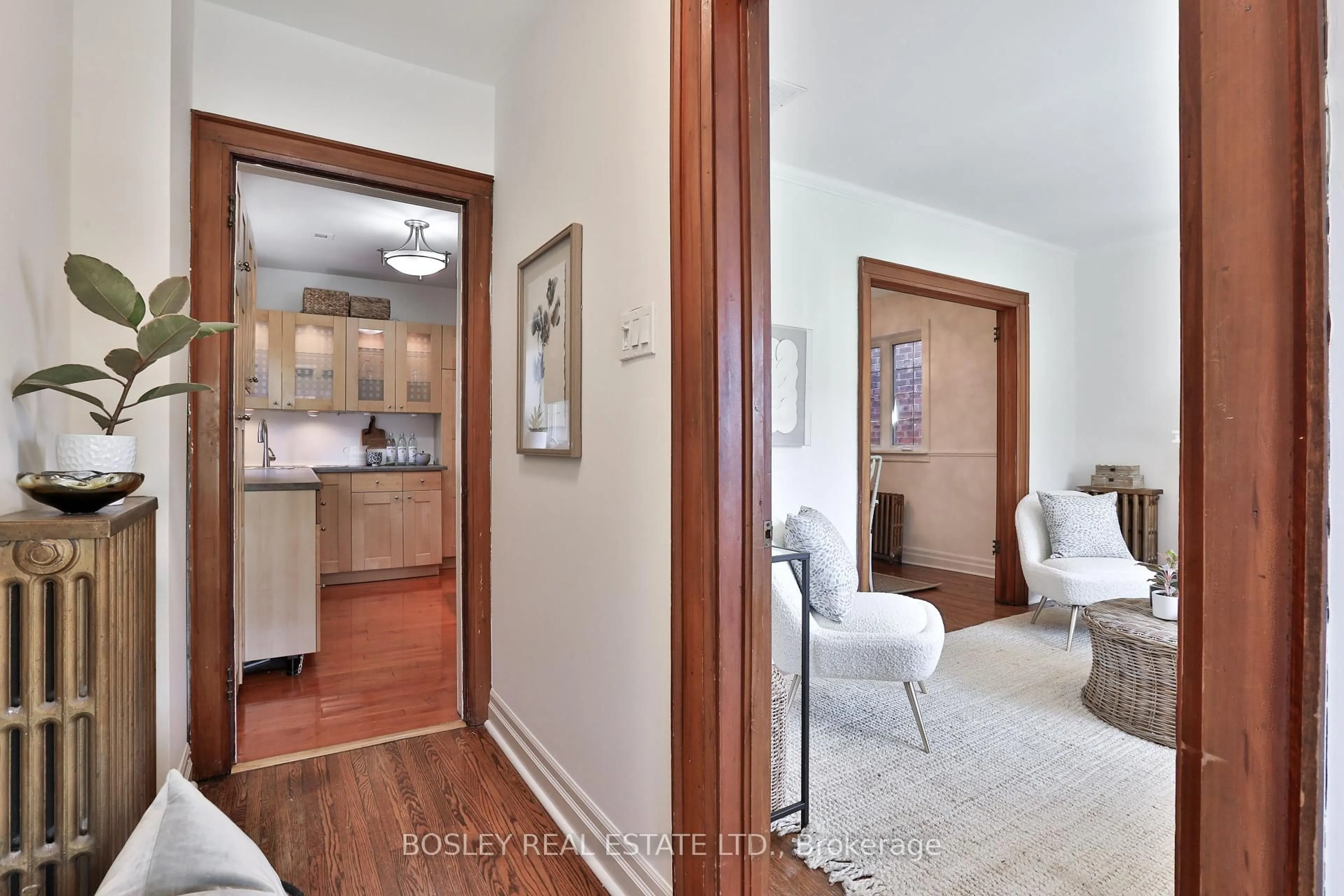 Indoor entryway for 5 Coleridge Ave, Toronto Ontario M4C 4H4