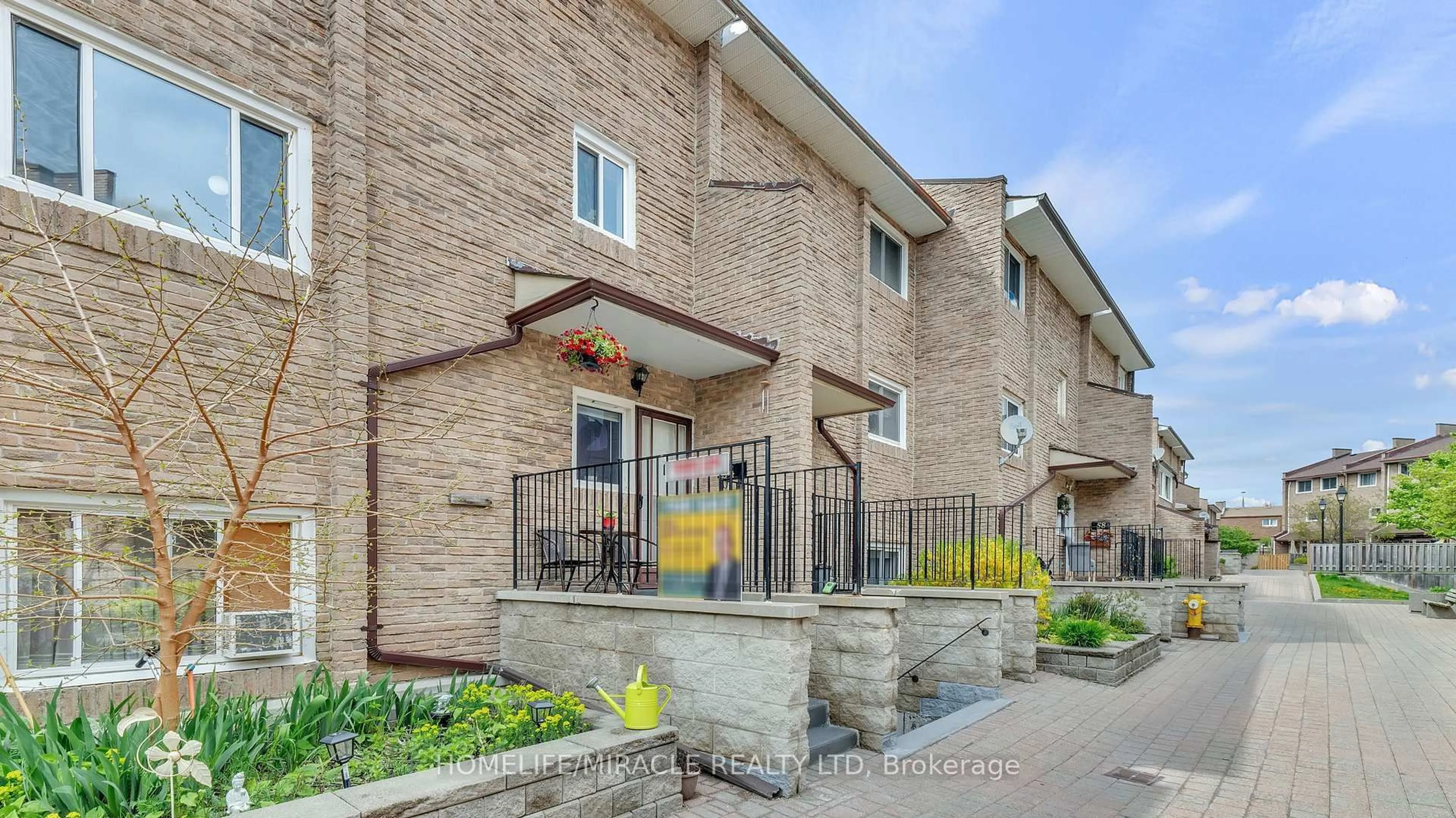 Patio, street for 91 Muir Dr #54, Toronto Ontario M1M 3T7