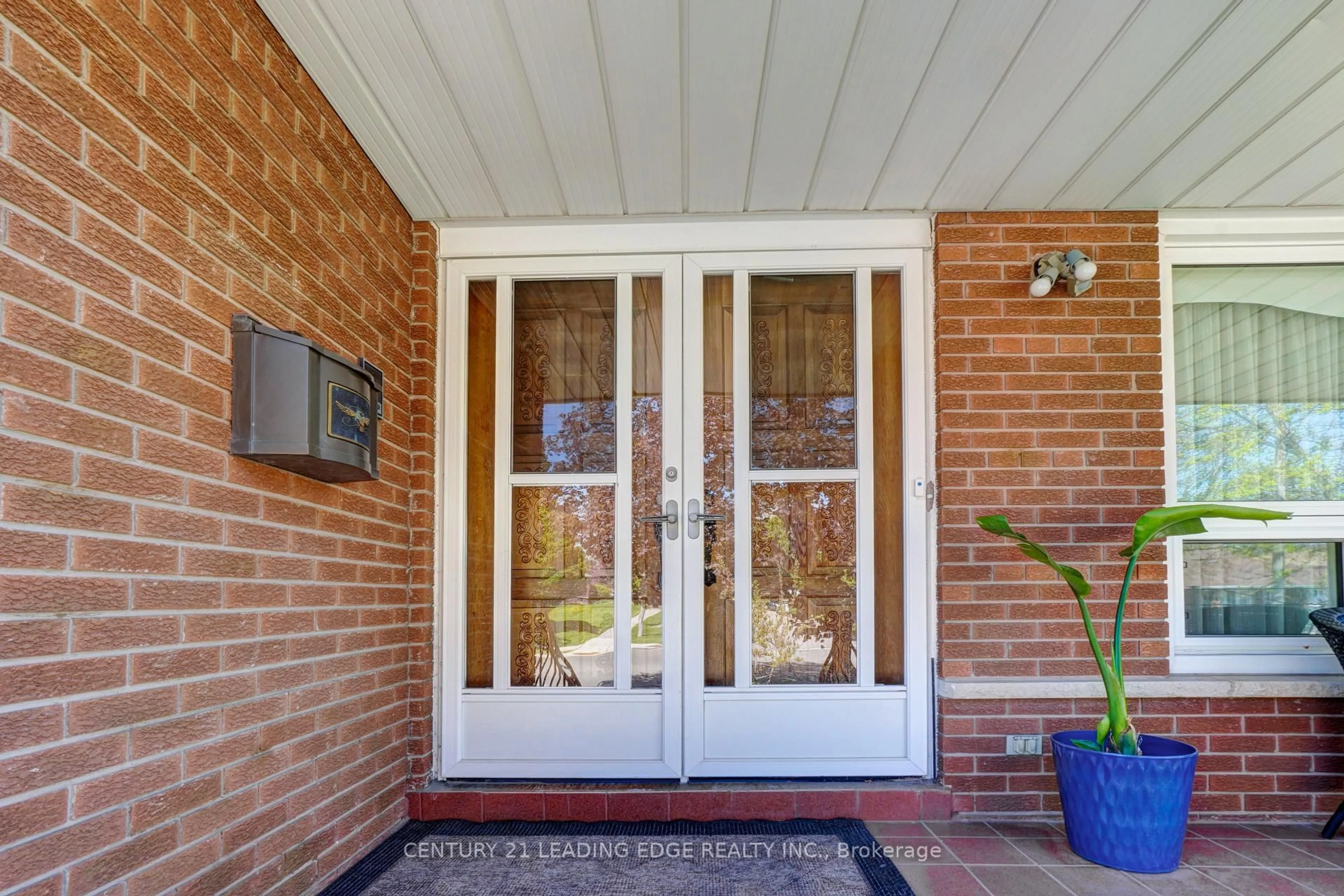 Unknown for 302 Huntsmill Blvd, Toronto Ontario M1W 3C8