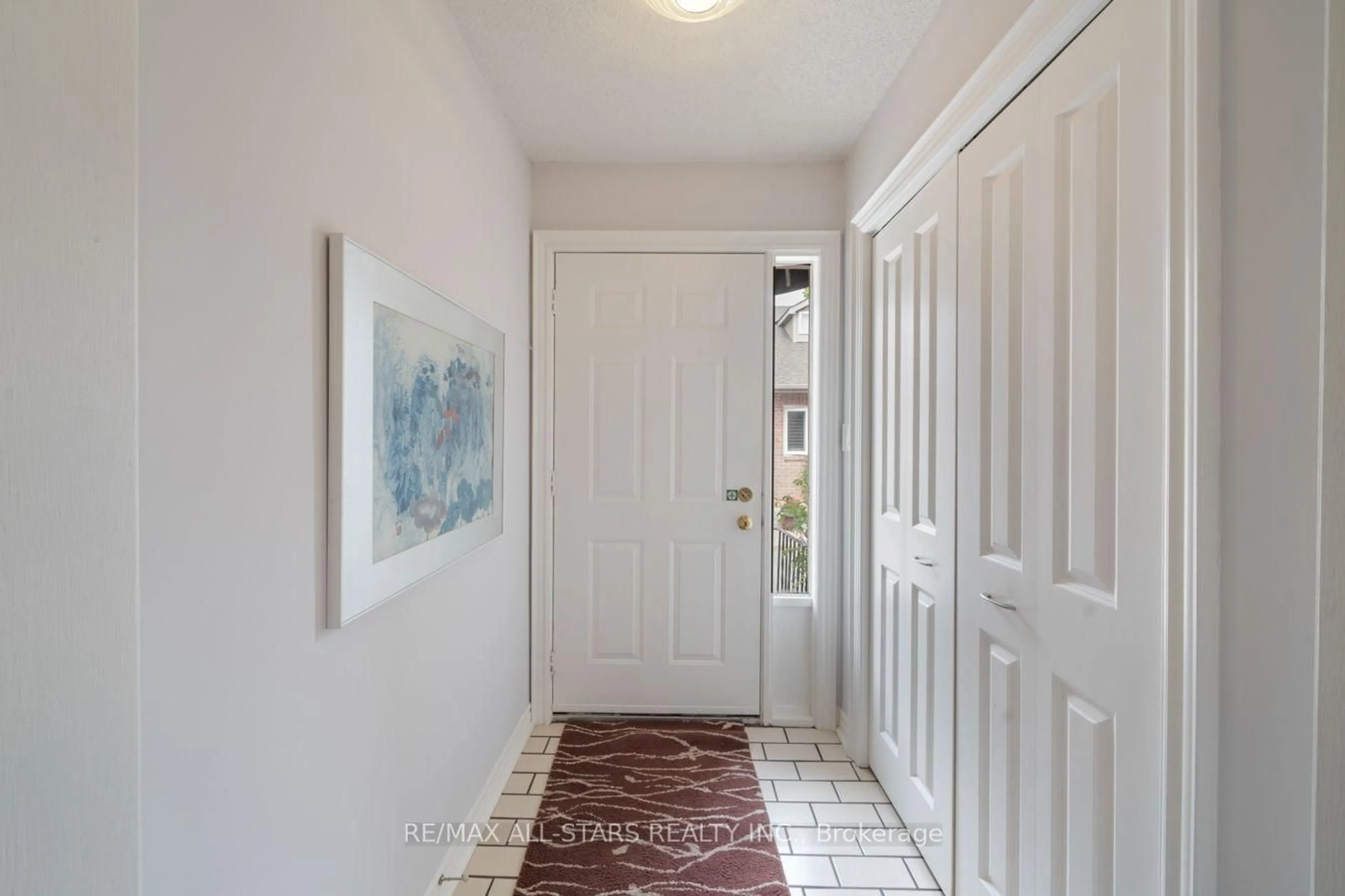 Indoor entryway for 234 Water St #11, Scugog Ontario L9L 1C4
