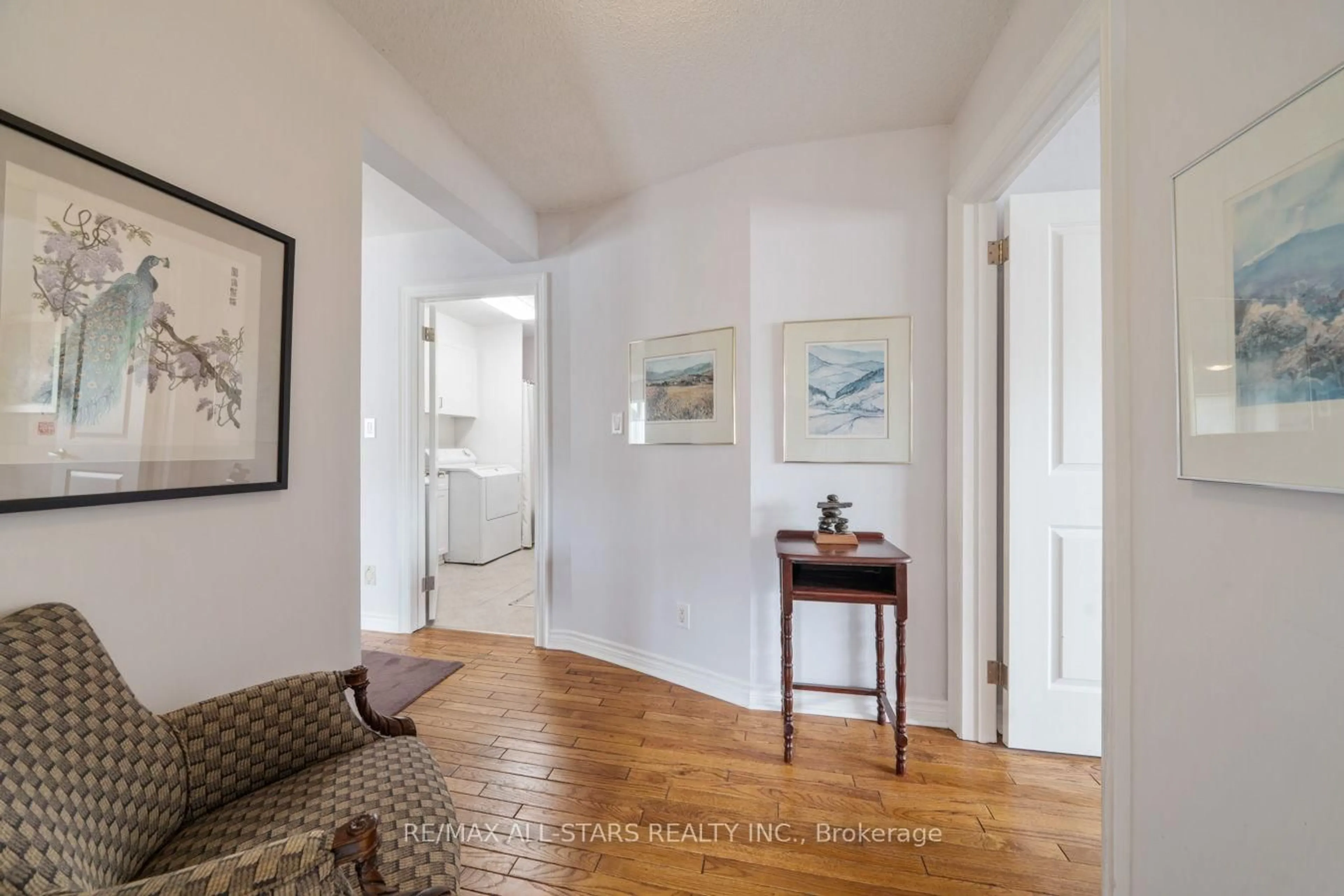 Indoor entryway for 234 Water St #11, Scugog Ontario L9L 1C4