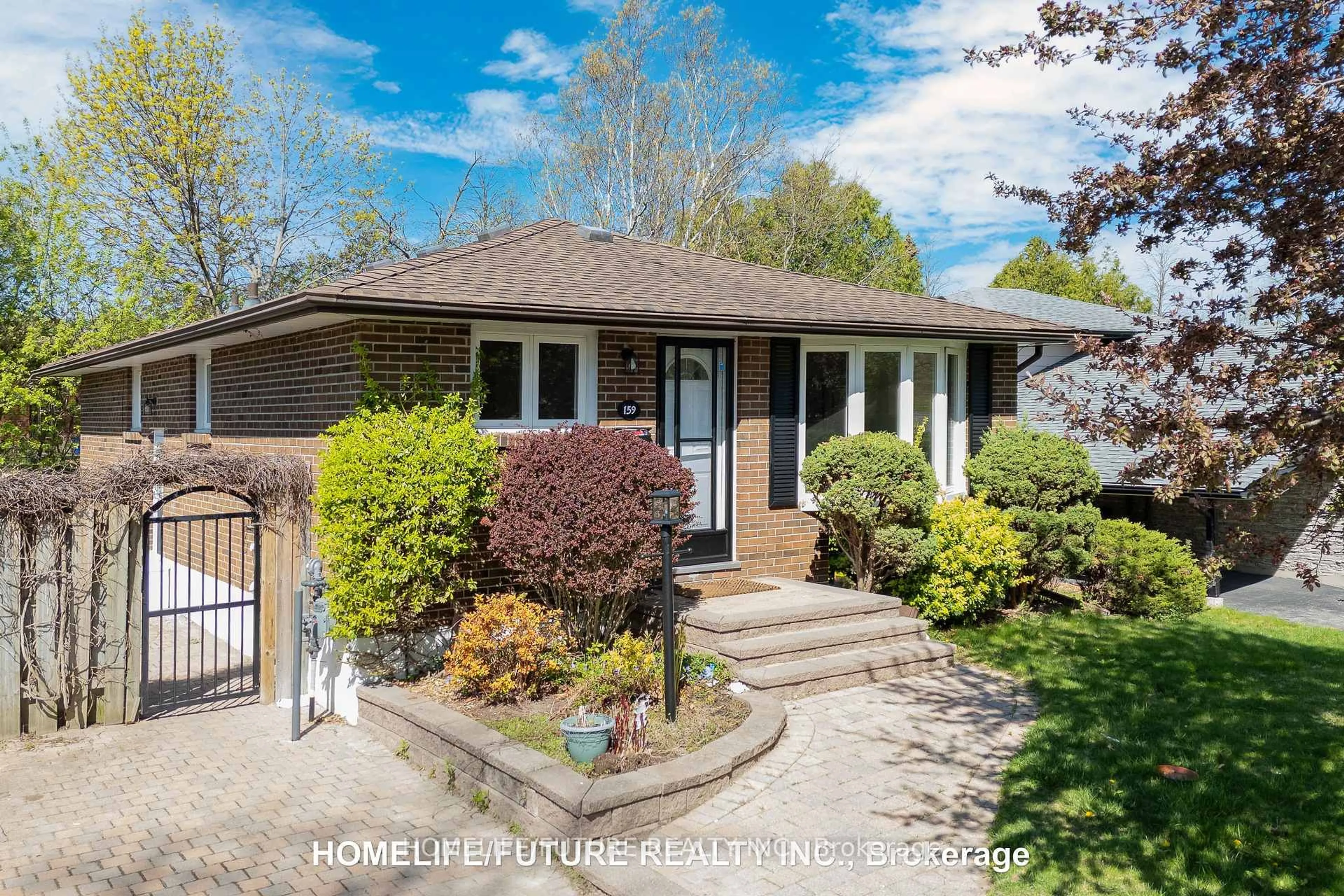 Home with vinyl exterior material, street for 159 Claymore Cres, Oshawa Ontario L1G 6G3