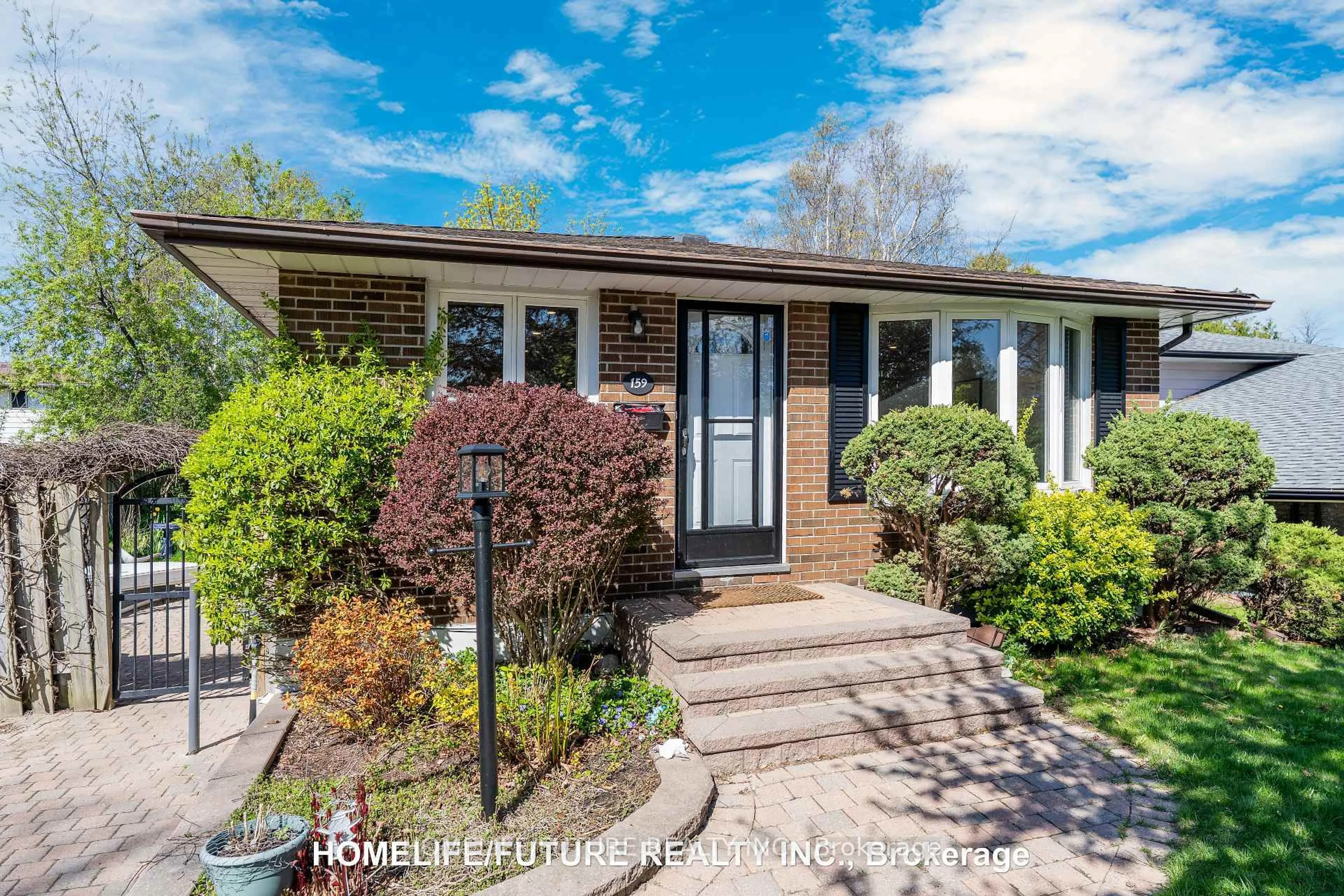Home with vinyl exterior material, street for 159 Claymore Cres, Oshawa Ontario L1G 6G3