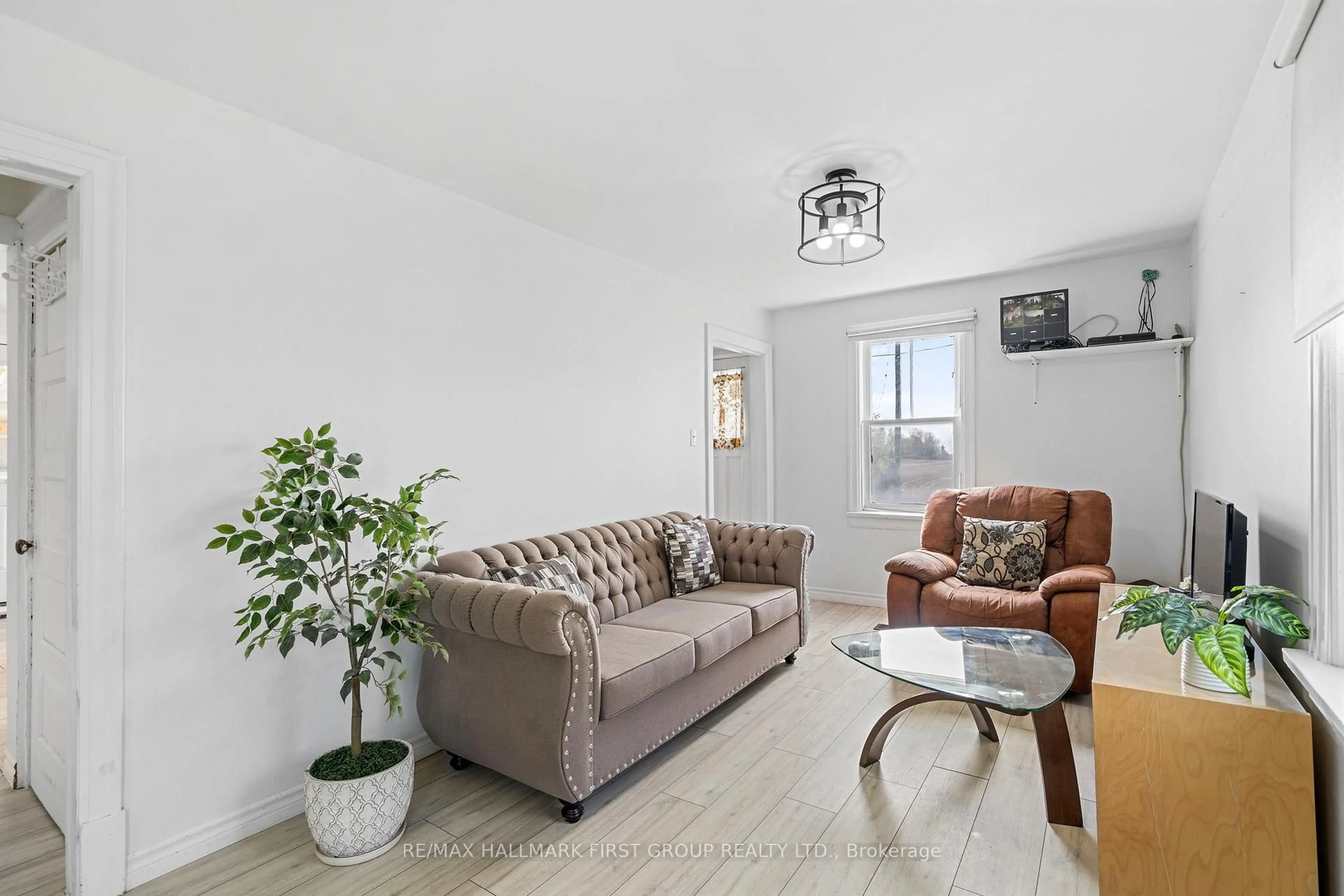 Living room with furniture, unknown for 10239 Cochrane Rd, Clarington Ontario L0B 1B0