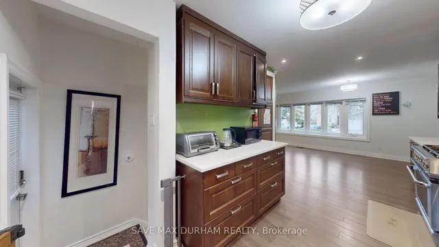 Additional image 32 of 165 Harewood Ave
