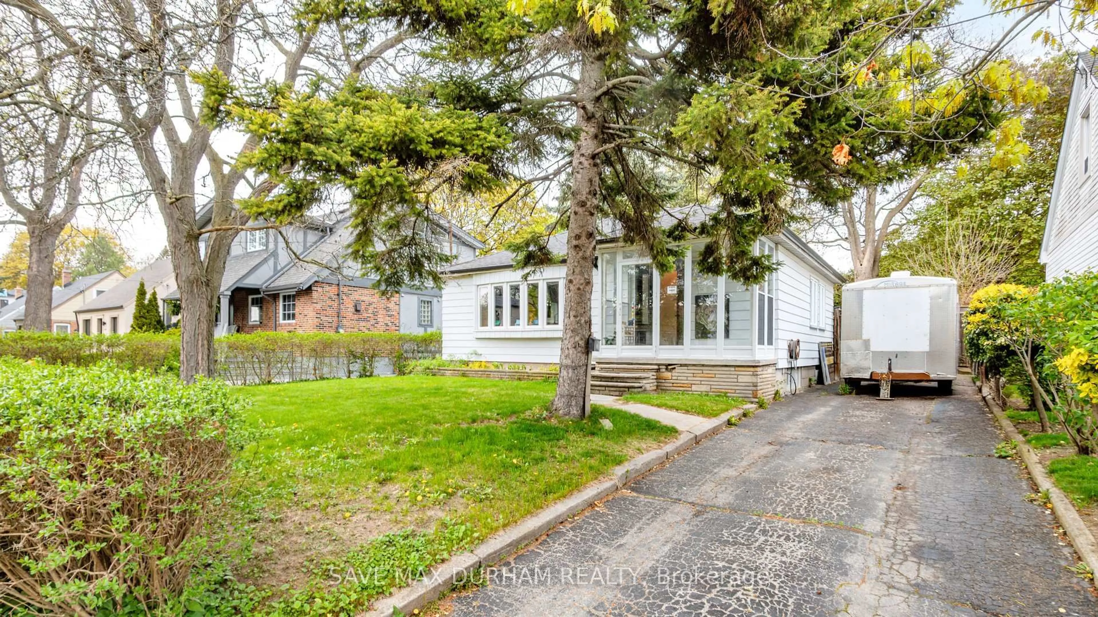 Unknown for 165 Harewood Ave, Toronto Ontario M1M 2S1