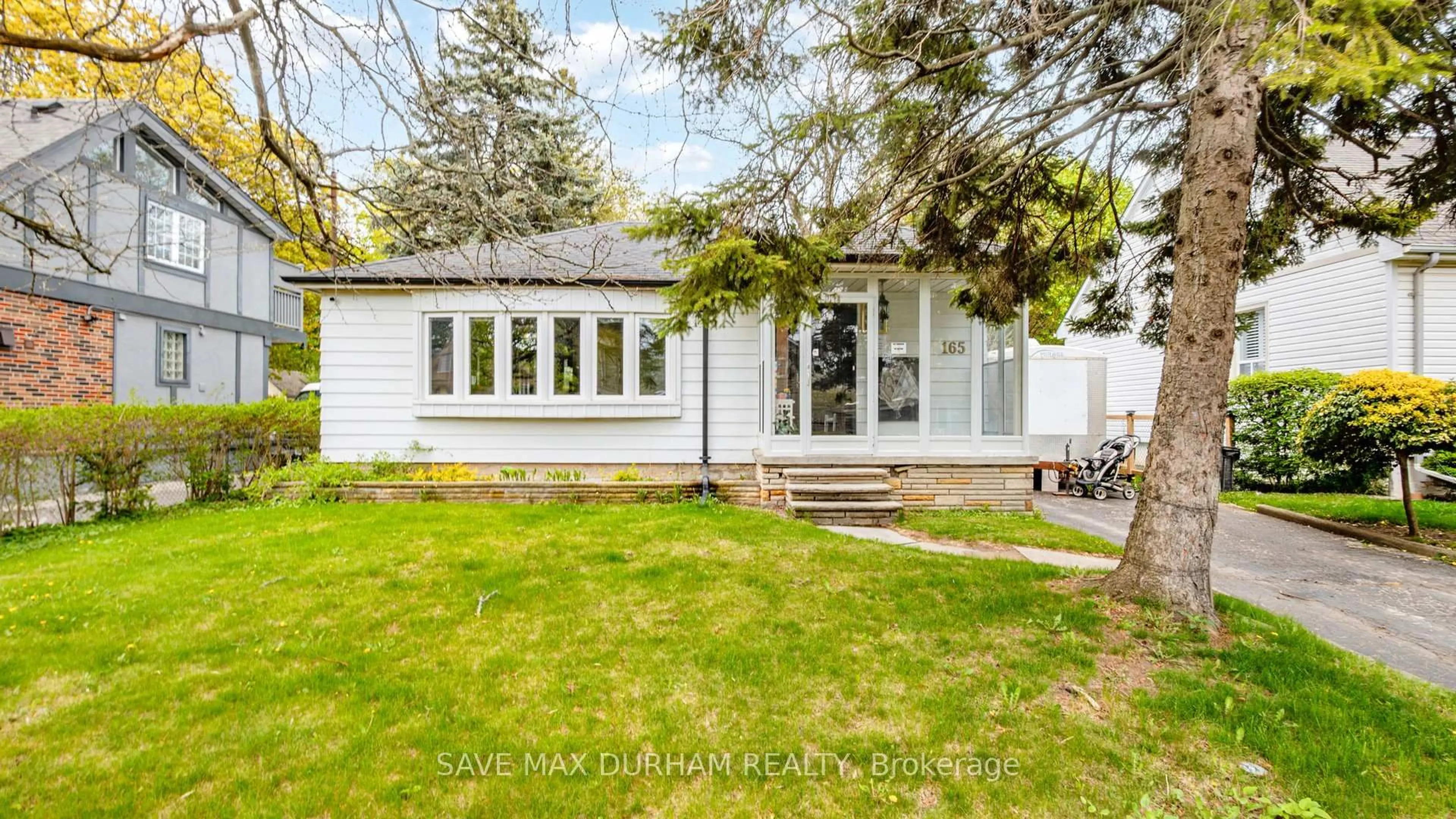 Unknown for 165 Harewood Ave, Toronto Ontario M1M 2S1