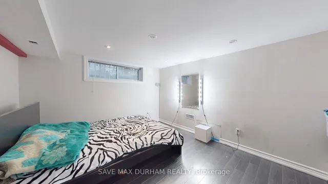 Additional image 17 of 165 Harewood Ave
