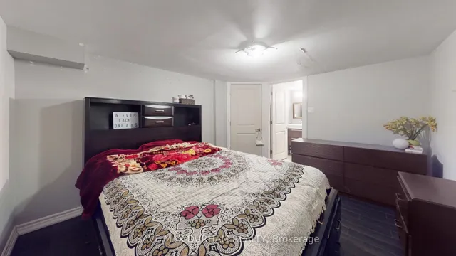 Additional image 15 of 165 Harewood Ave
