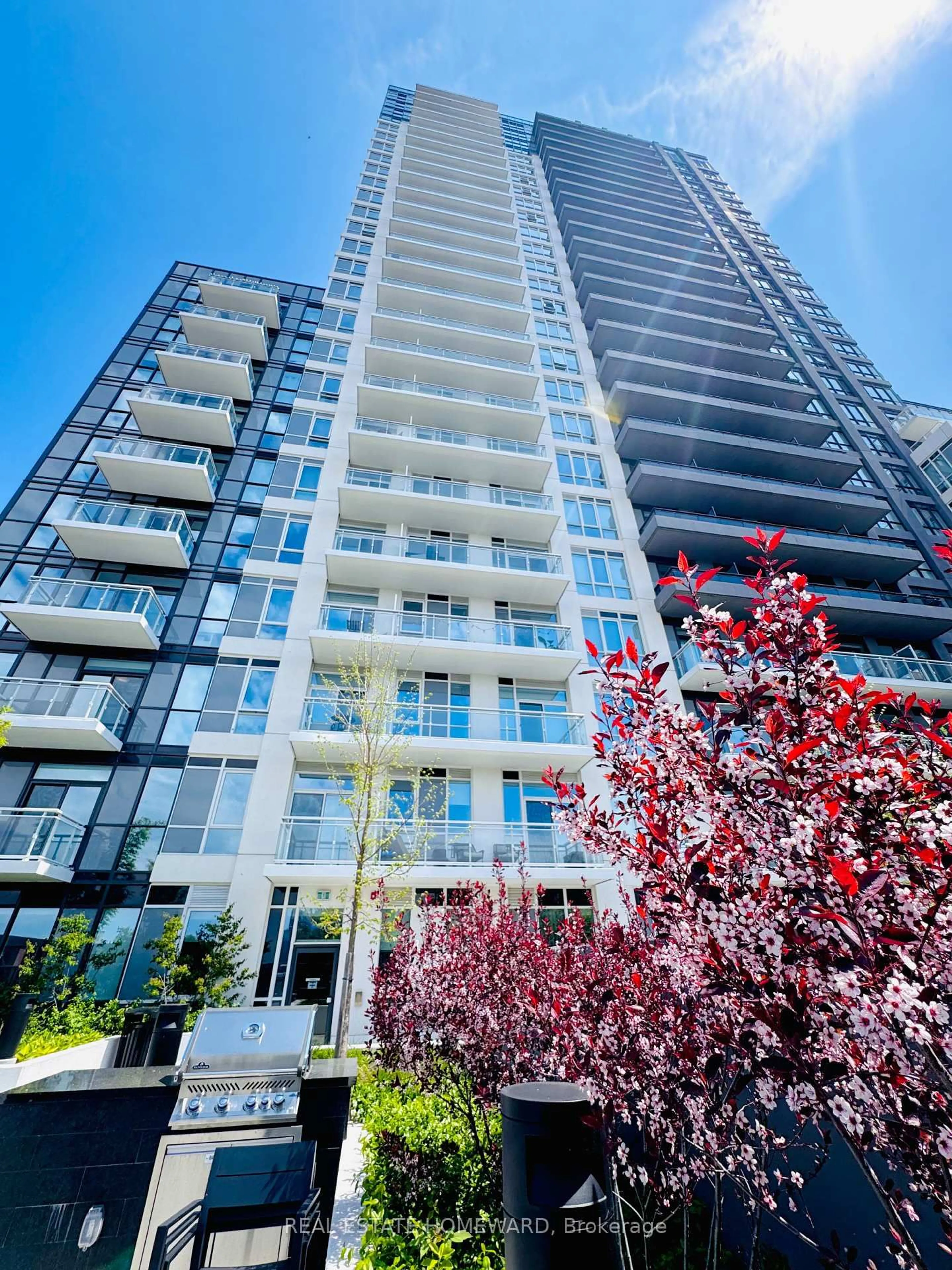 A pic from outside/outdoor area/front of a property/back of a property/a pic from drone, unknown for 286 Main St #321, Toronto Ontario M4C 0B3
