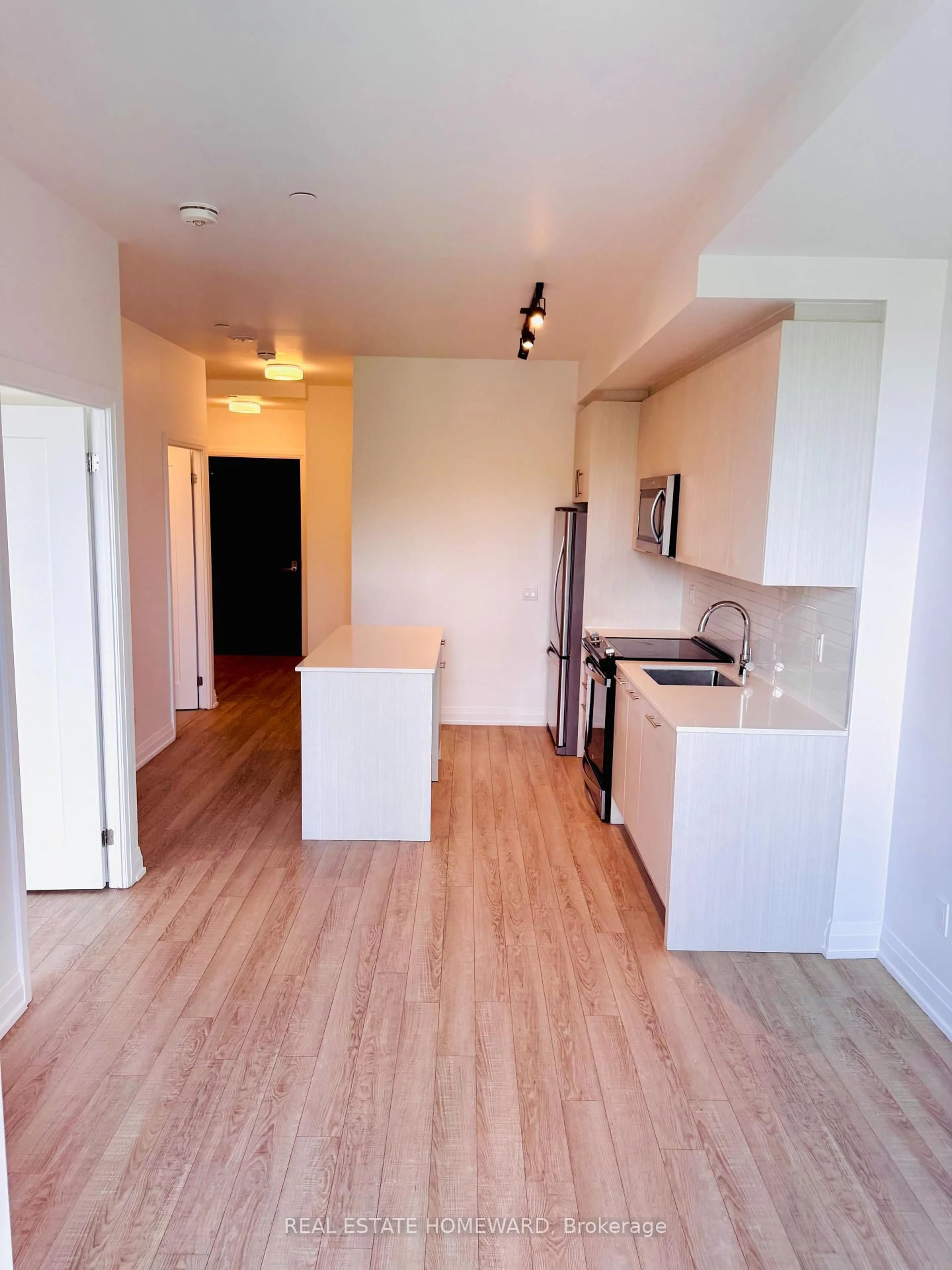 Unknown for 286 Main St #321, Toronto Ontario M4C 0B3