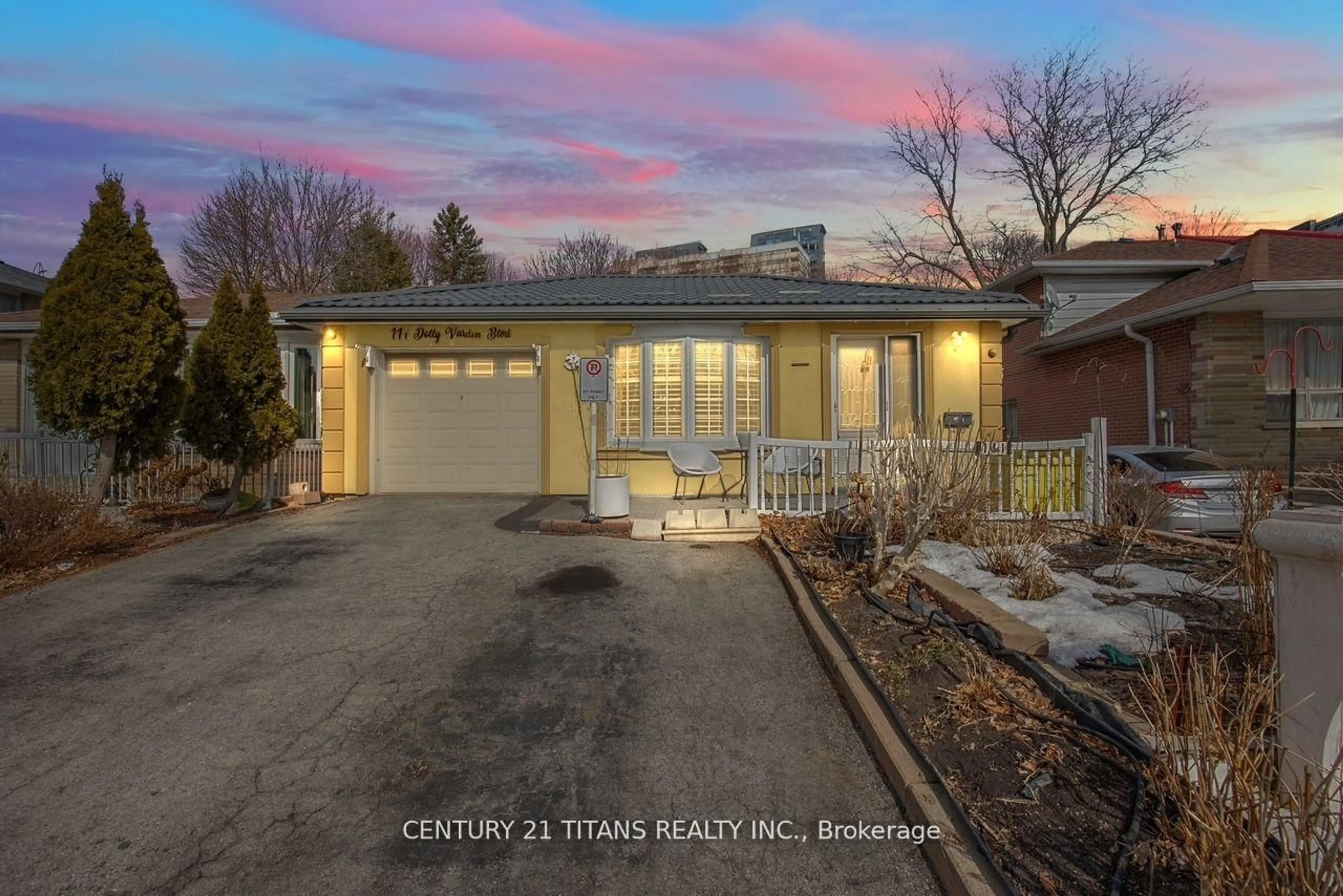Unknown for 111 Dolly Varden Blvd, Toronto Ontario M1H 2K7