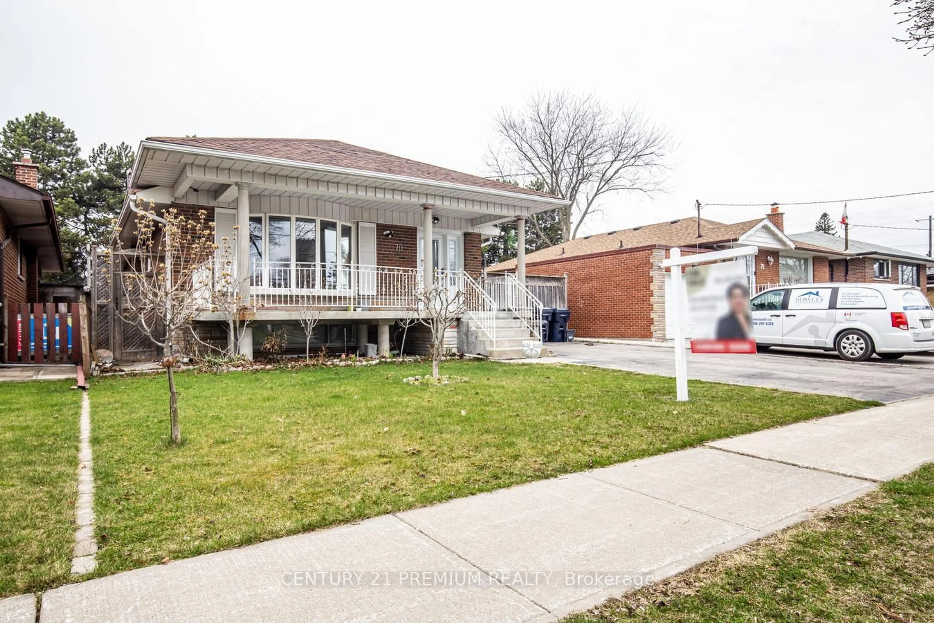 Home with brick exterior material, street for 70 Moraine Hill Dr, Toronto Ontario M1T 2A2