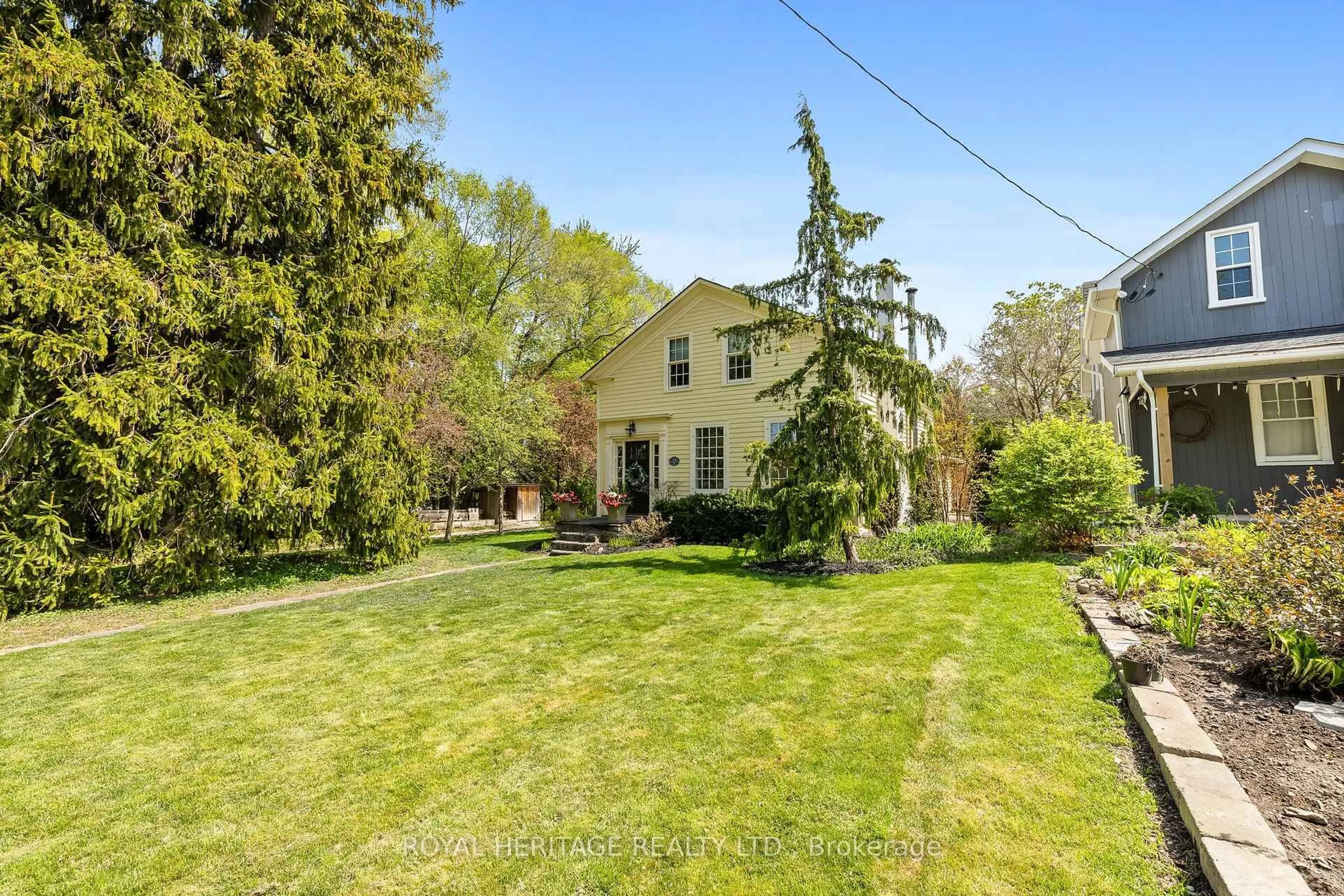A pic from outside/outdoor area/front of a property/back of a property/a pic from drone, street for 345 Whitevale Rd, Pickering Ontario L9P 0J3