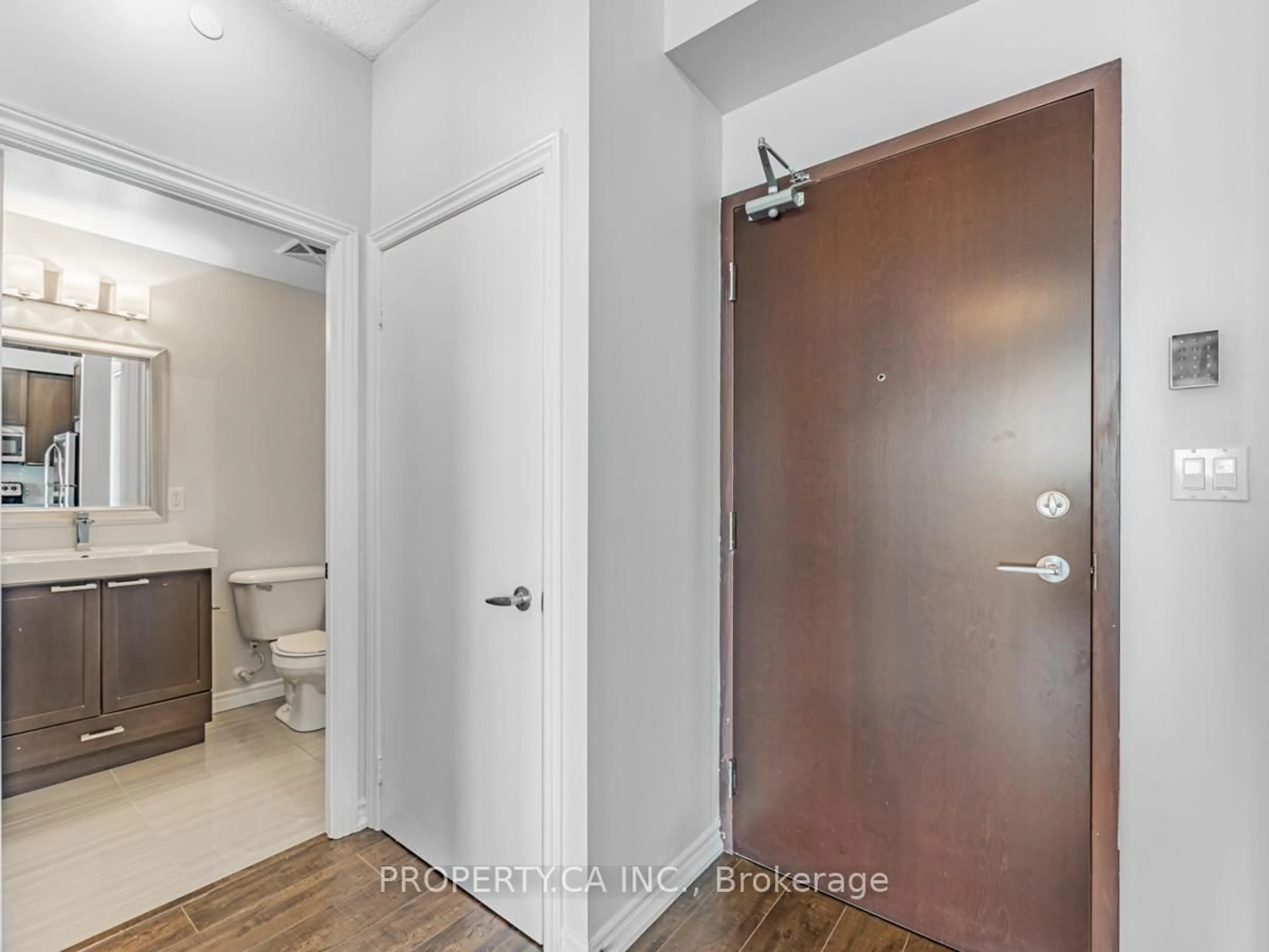 Indoor entryway for 1328 Birchmount Rd #809, Toronto Ontario M1R 0B6