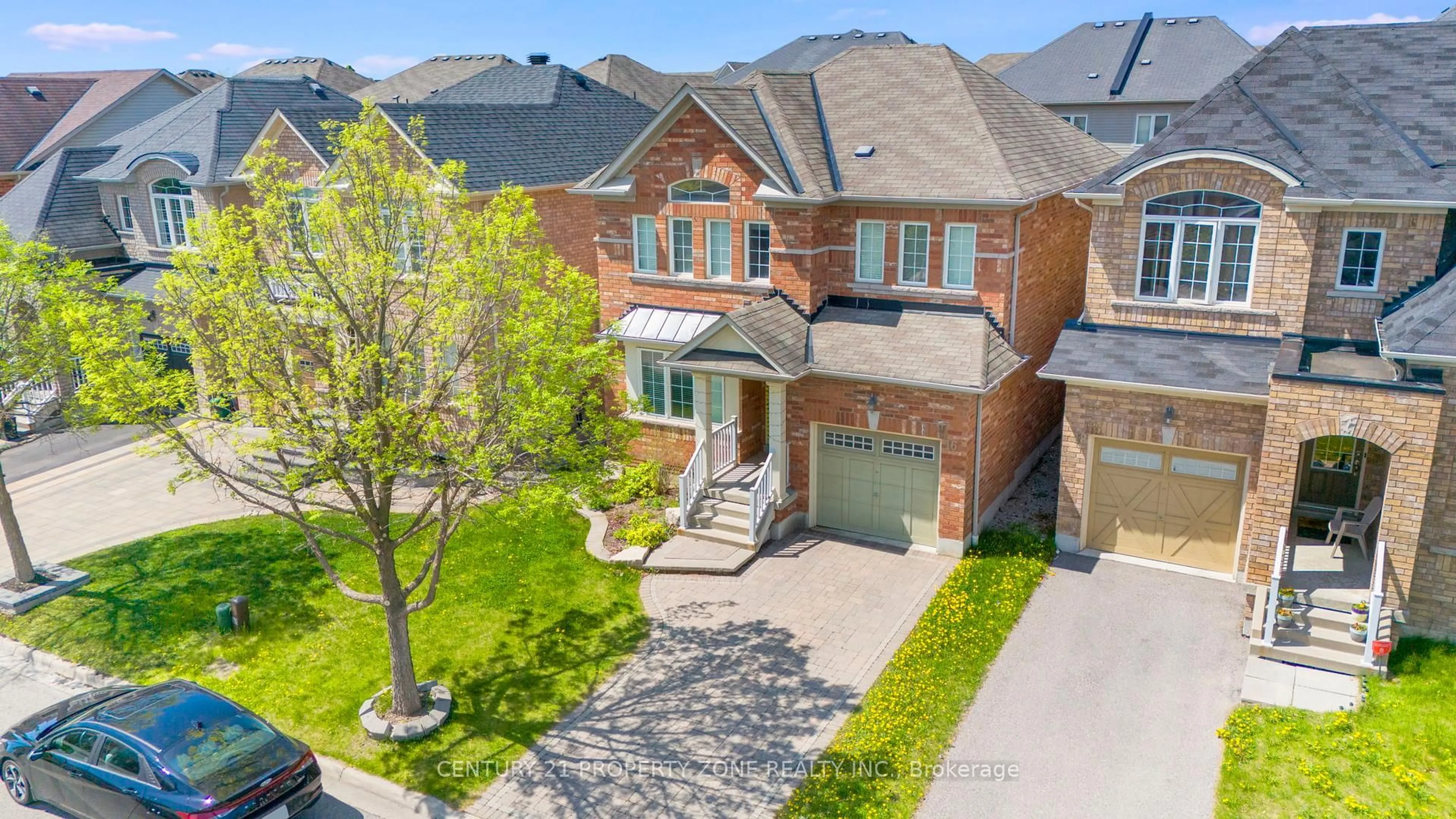A pic from outside/outdoor area/front of a property/back of a property/a pic from drone, street for 16 Watersplace Ave, Ajax Ontario L1Z 0H5