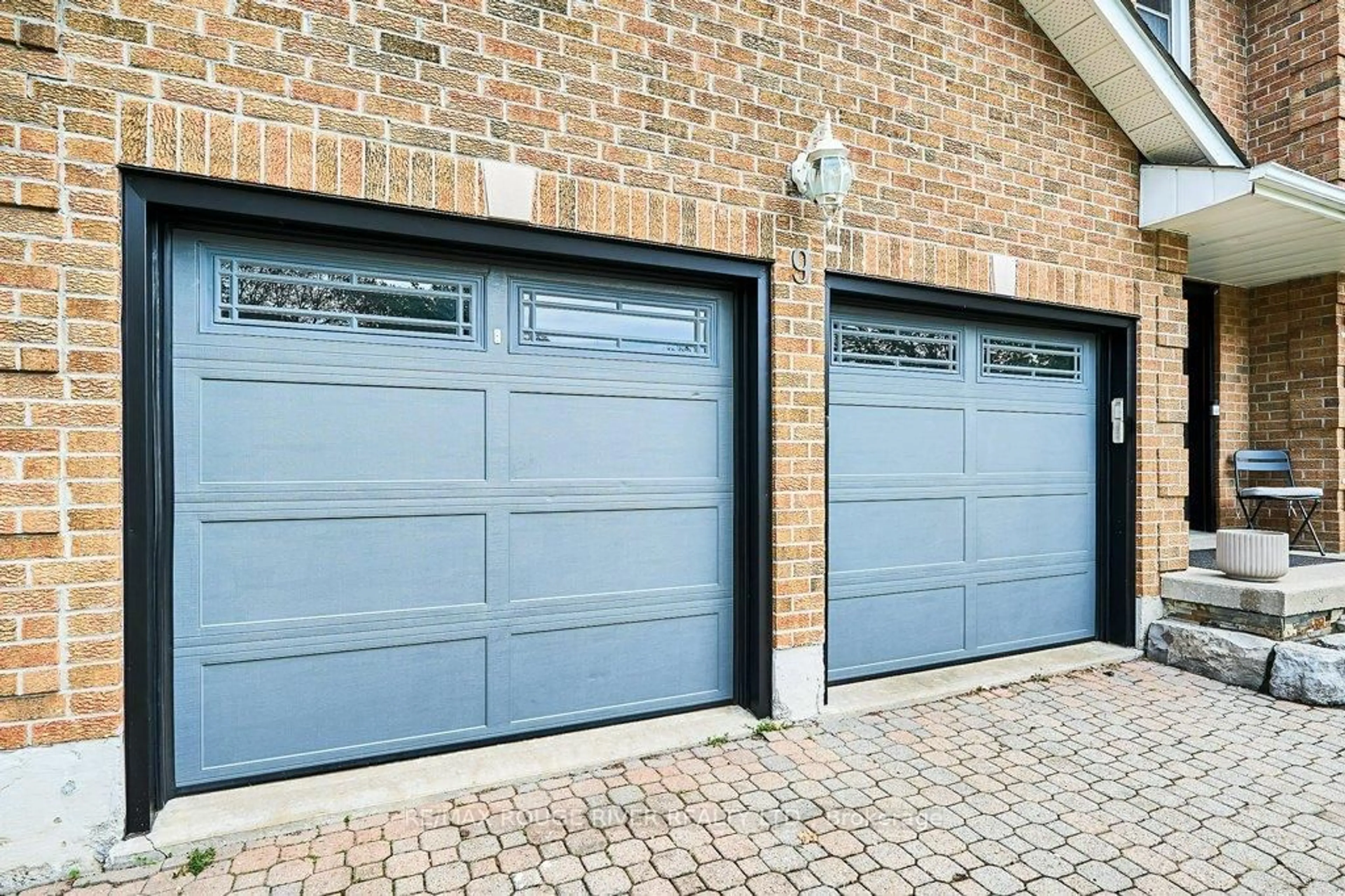 Indoor garage for 9 Chester Lane, Clarington Ontario L1B 1E5