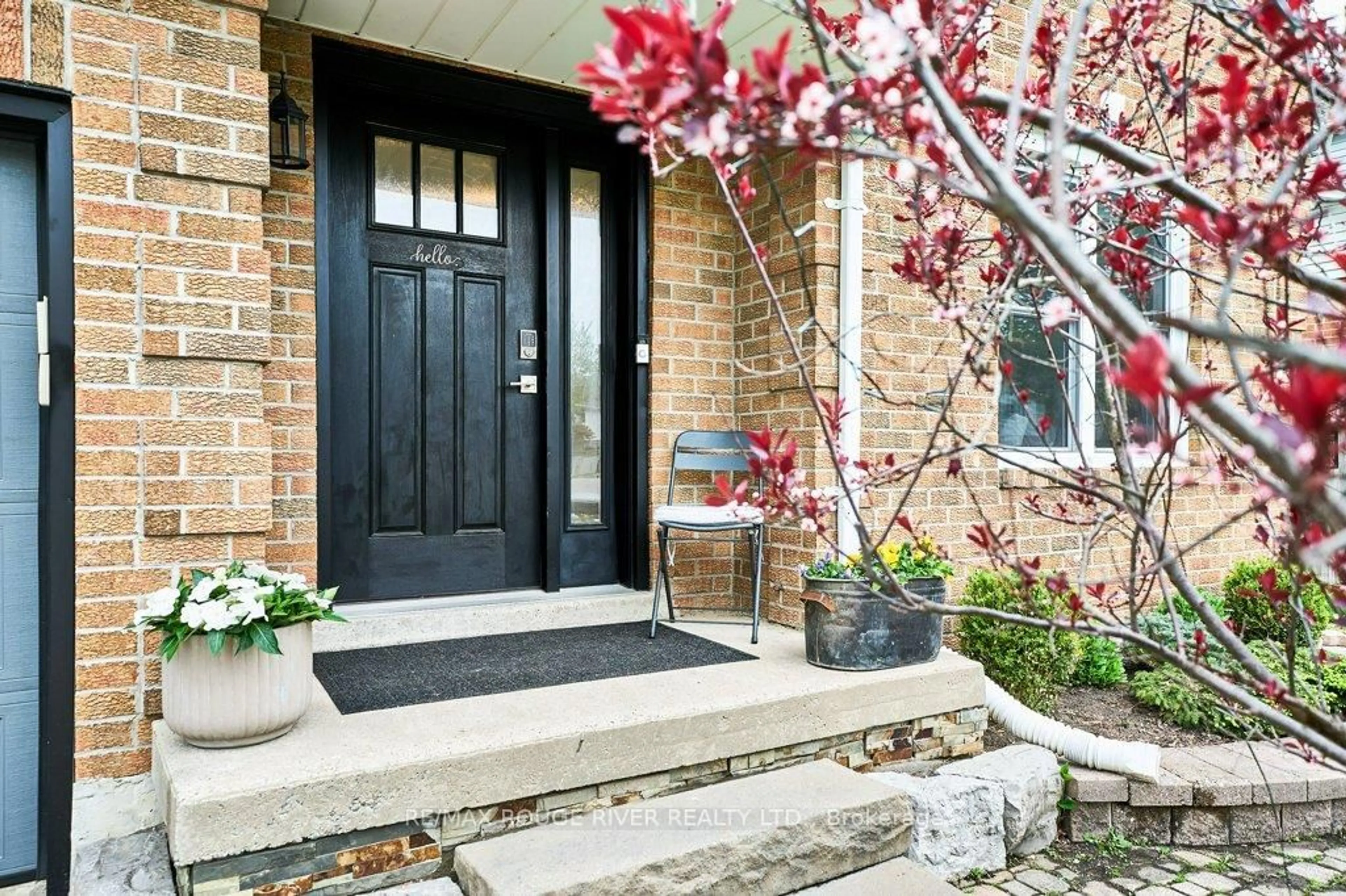 Indoor entryway for 9 Chester Lane, Clarington Ontario L1B 1E5