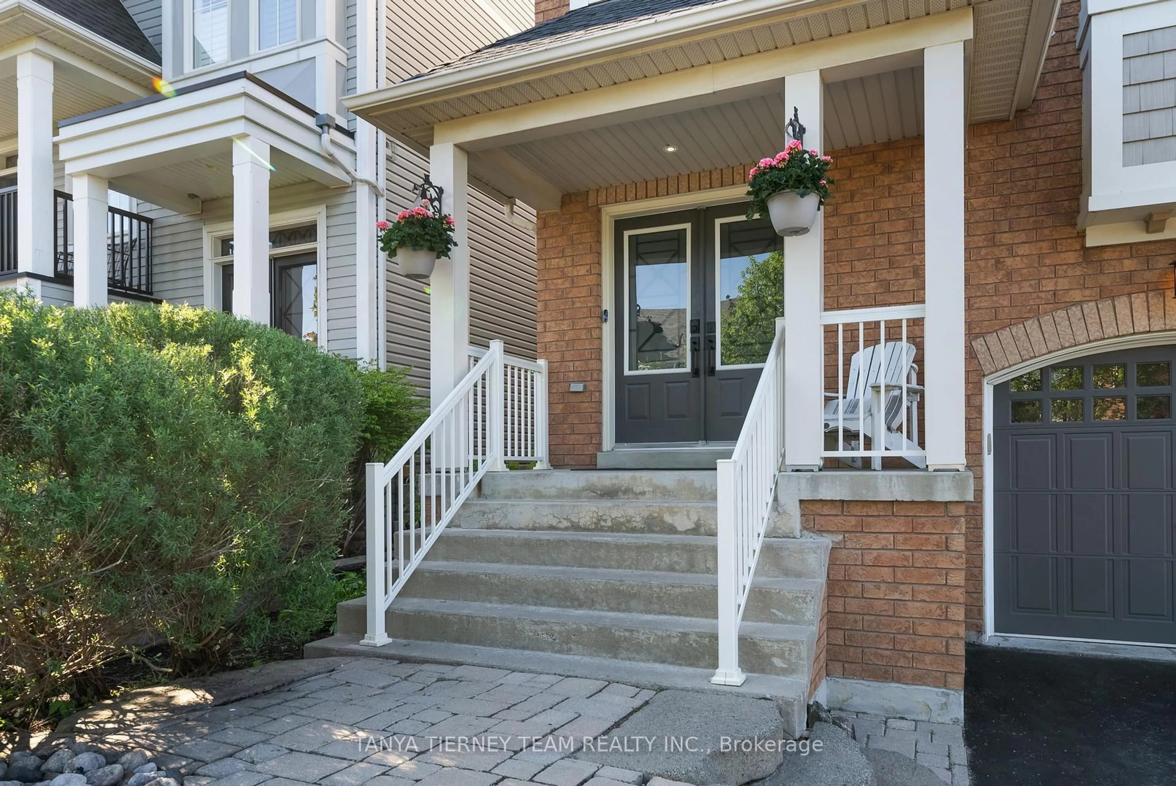 Unknown for 21 Eastgate Circ, Whitby Ontario L1M 2N3