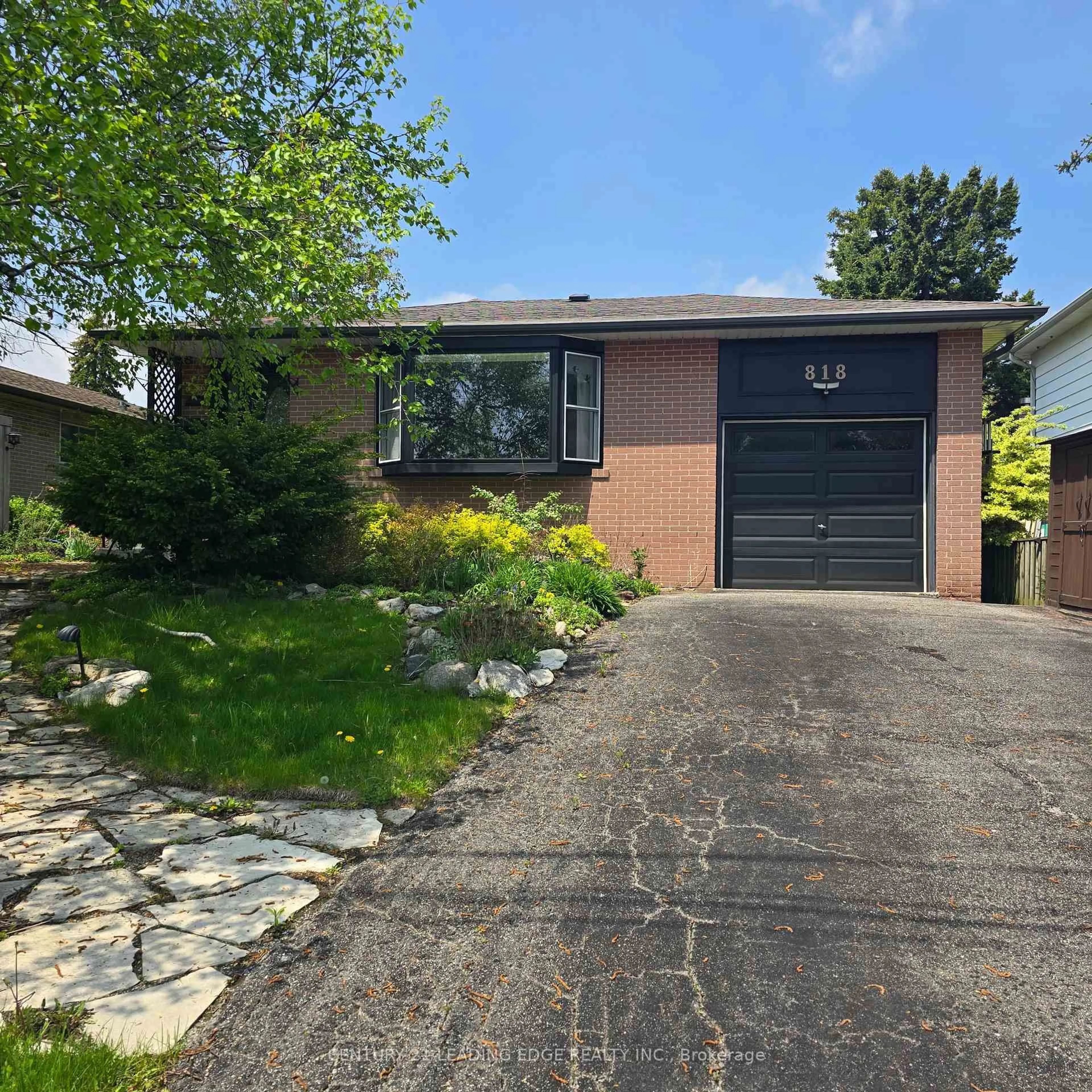 Home with brick exterior material, street for 818 Sanok Dr, Pickering Ontario L1W 2R2