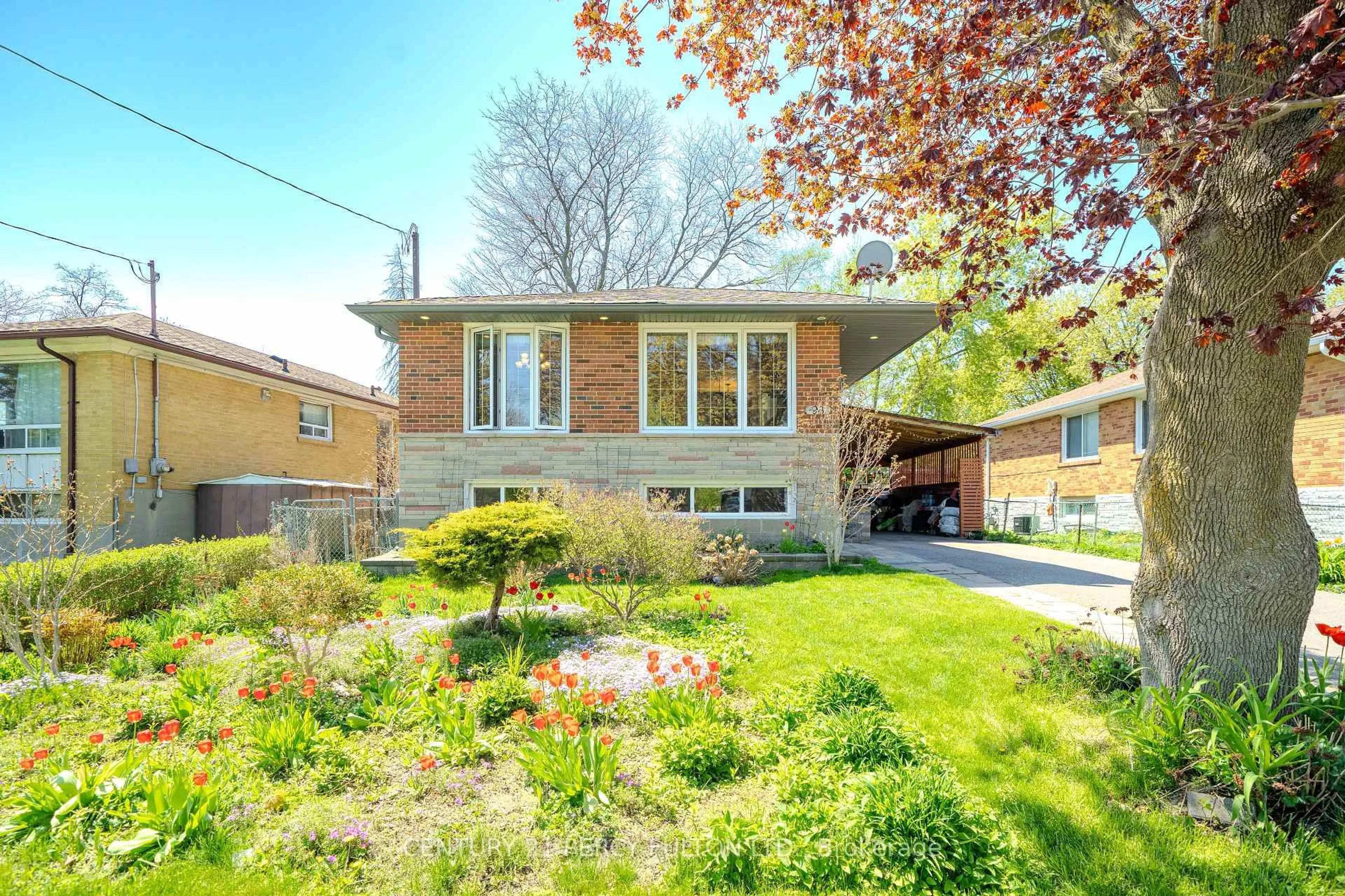 Home with brick exterior material, street for 98 Mossbank Dr, Toronto Ontario M1G 2C7