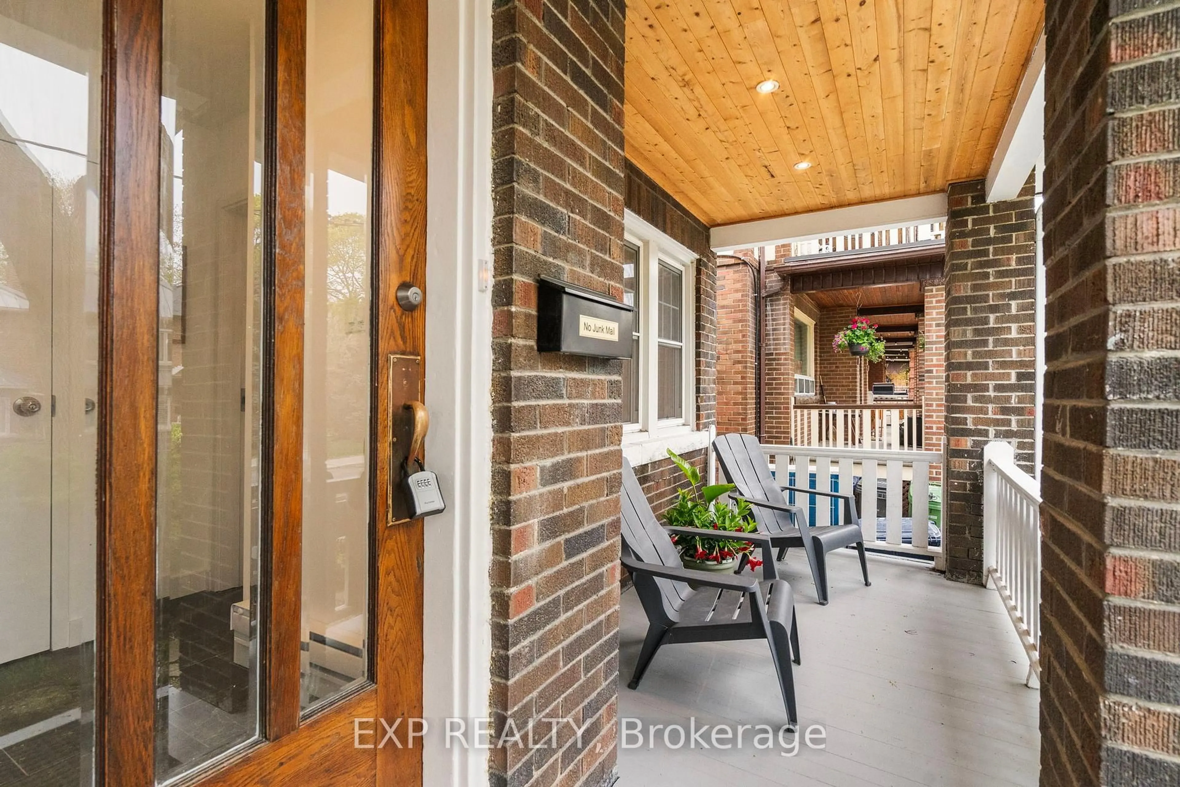 Indoor entryway for 26 Glen Manor Dr, Toronto Ontario M4E 2X2