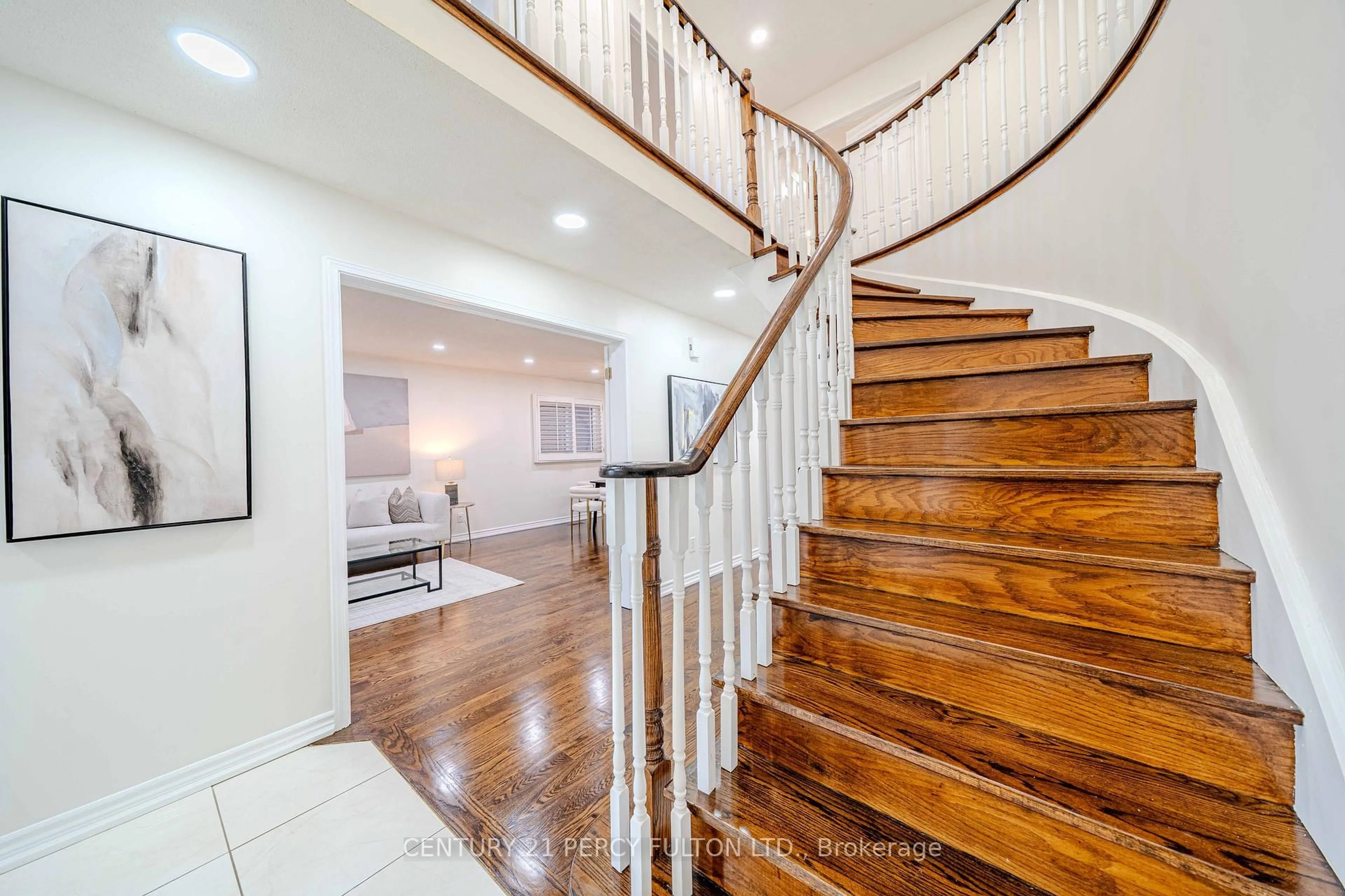 Stairs for 45 Oak Knolls Cres, Toronto Ontario M1B 4V5
