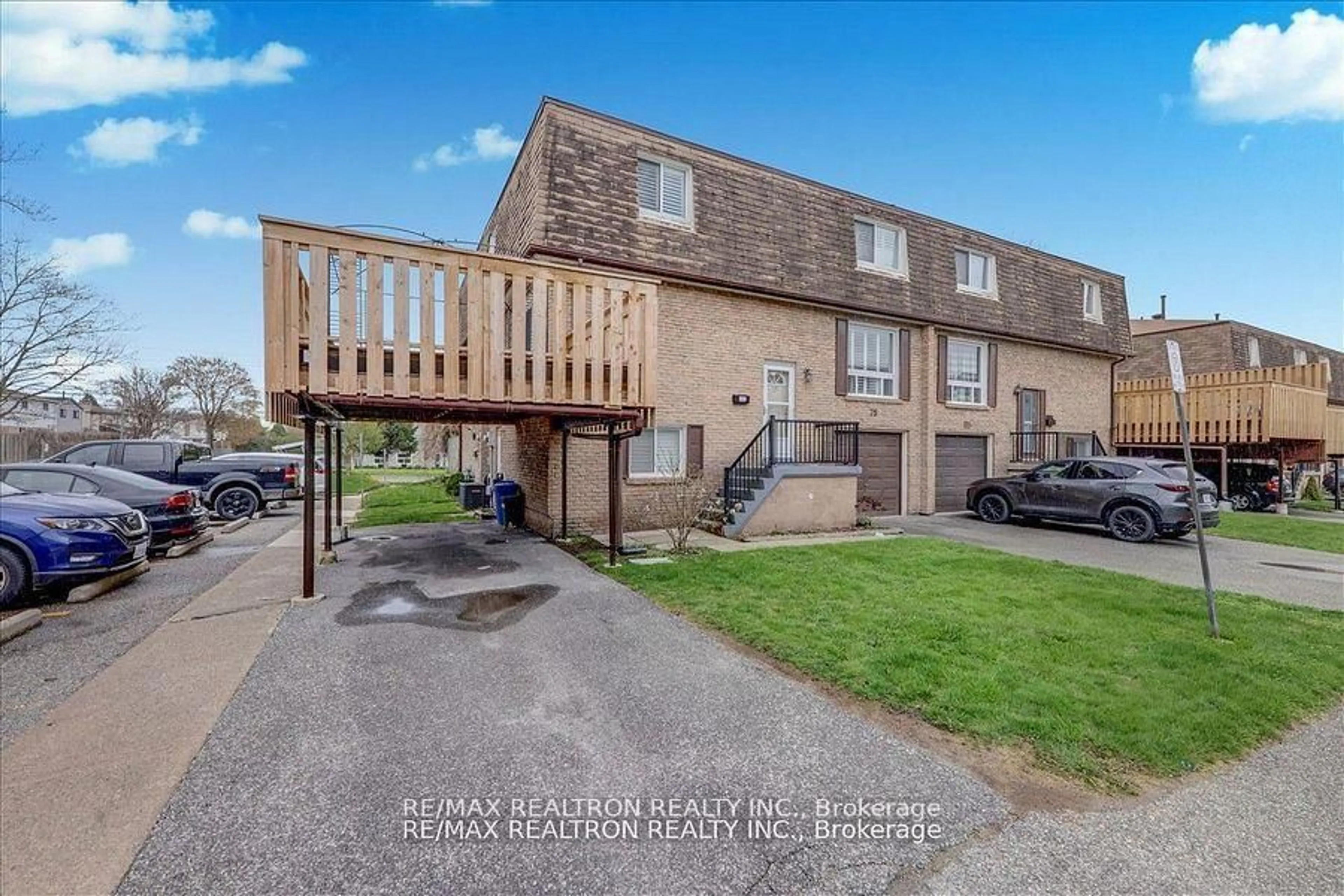 A pic from outside/outdoor area/front of a property/back of a property/a pic from drone, street for 321 Blackthorn St #75, Oshawa Ontario L1K 1L3
