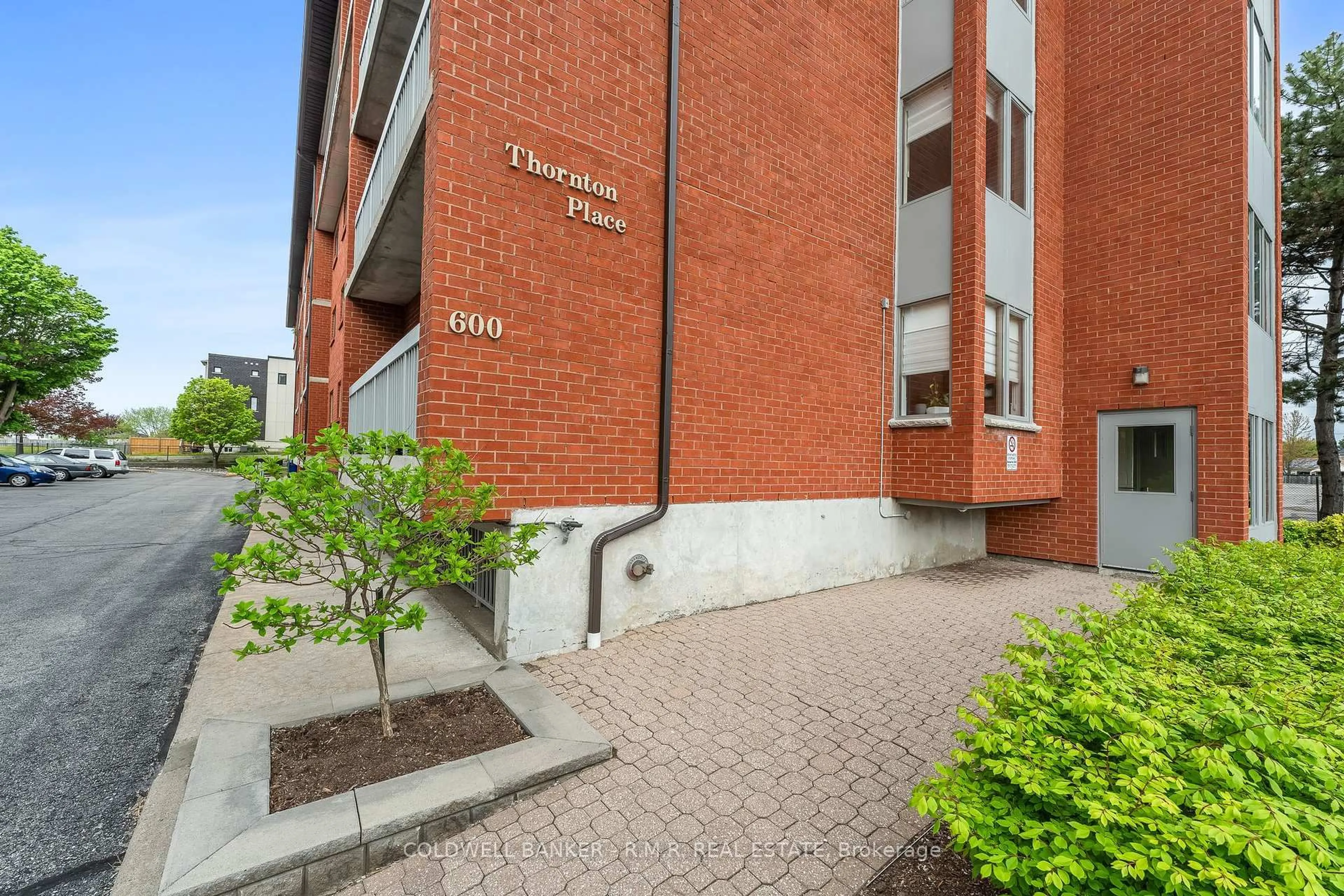 Unknown for 600 Thornton Rd #PH2, Oshawa Ontario L1J 6T6