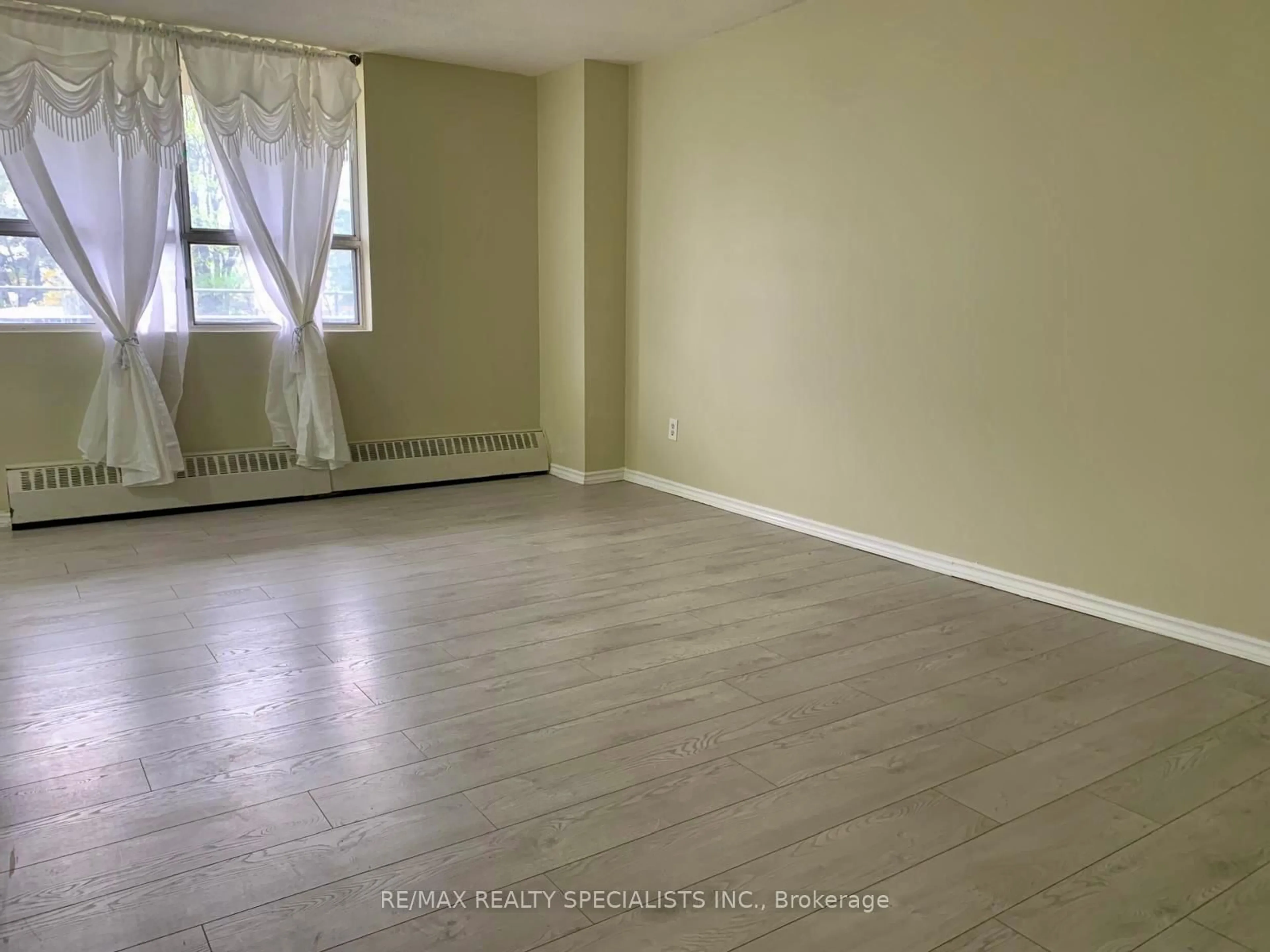 A pic of a room for 1950 Kennedy Rd #108, Toronto Ontario M1P 4S9