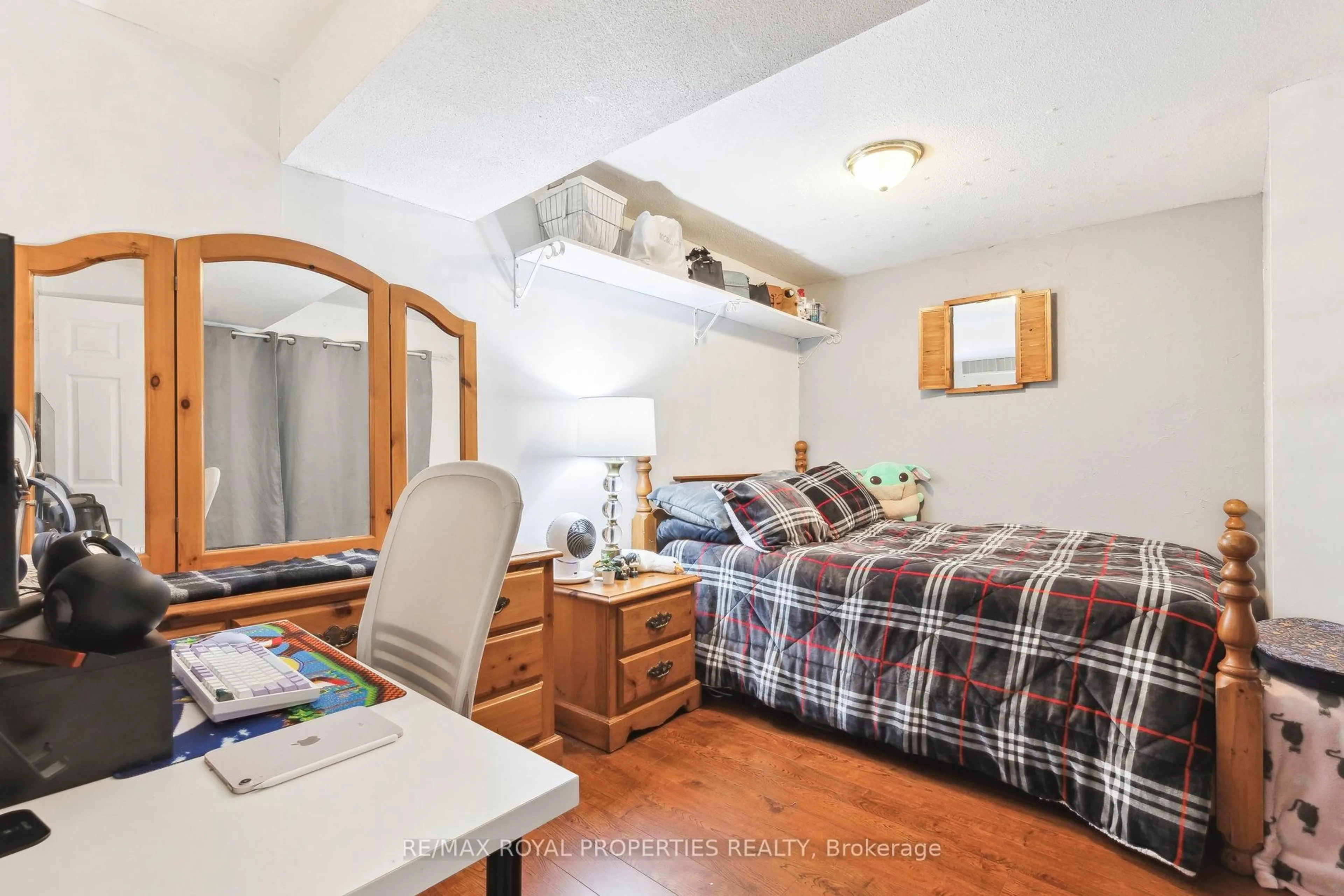 A pic of a room for 38 Ravenscroft Rd, Ajax Ontario L1T 1W1