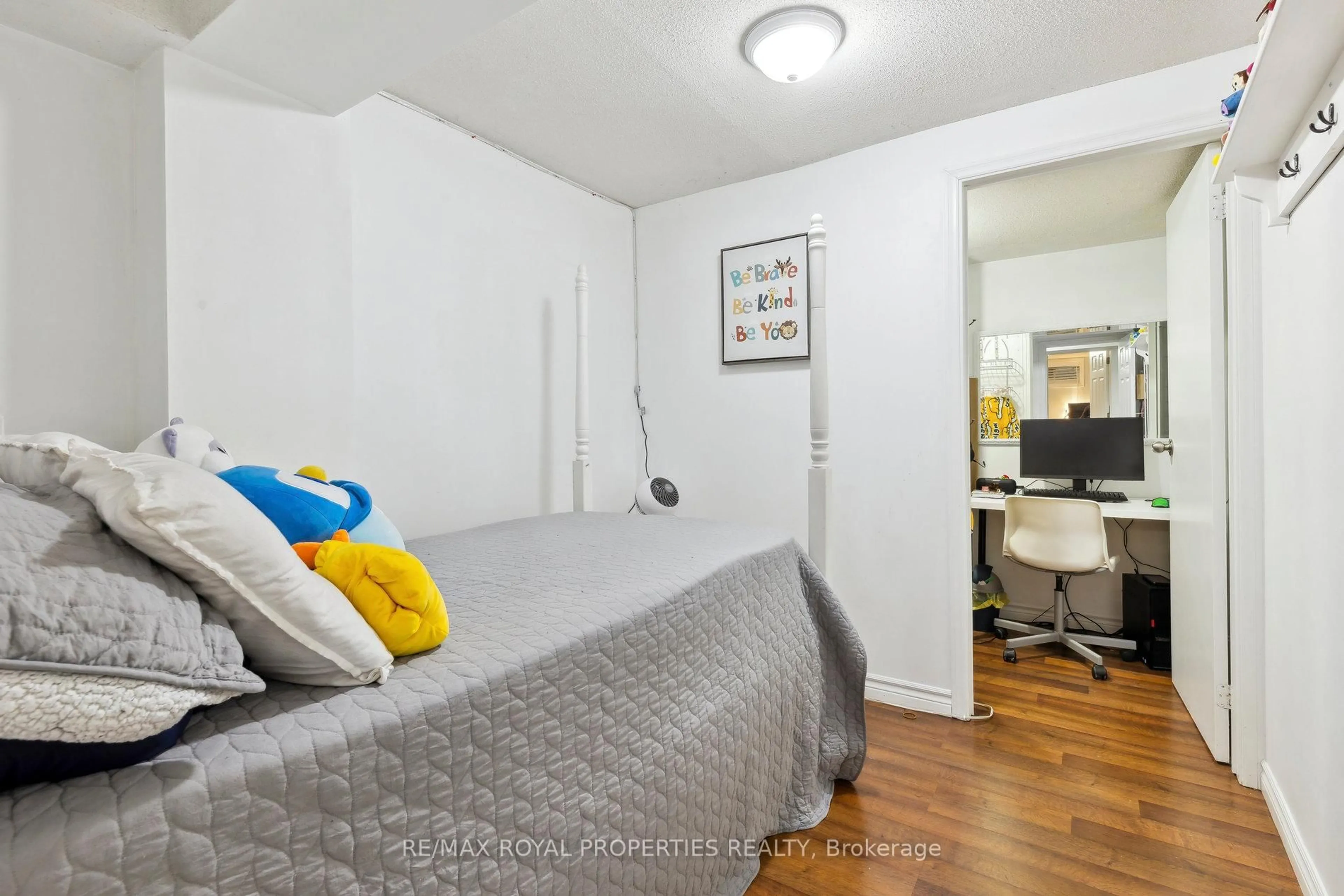 A pic of a room for 38 Ravenscroft Rd, Ajax Ontario L1T 1W1